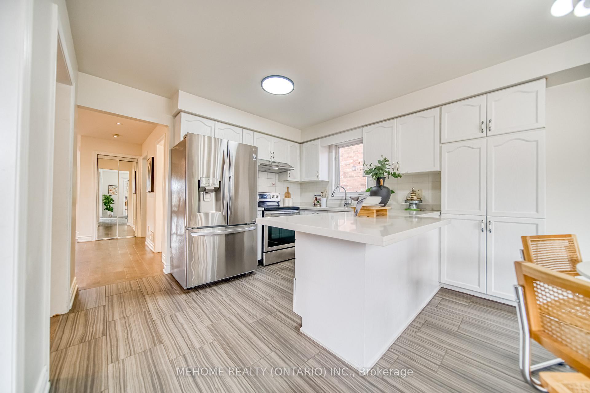 Photo 15 of 55 D'amato Crescent, Vaughan, Maple — HOMEH