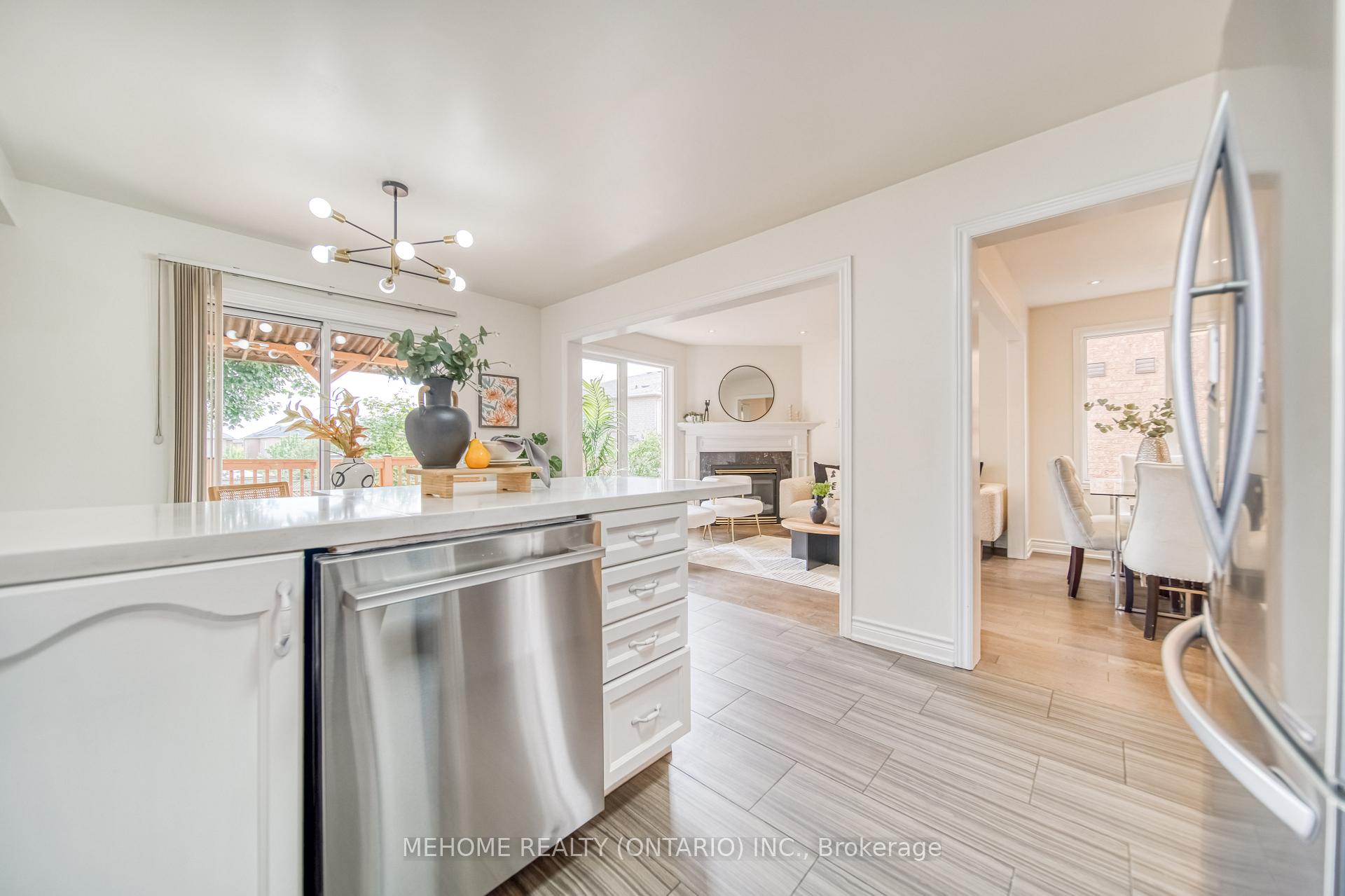 Photo 17 of 55 D'amato Crescent, Vaughan, Maple — HOMEH