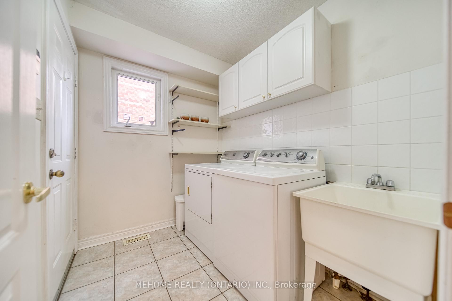 Photo 21 of 55 D'amato Crescent, Vaughan, Maple — HOMEH