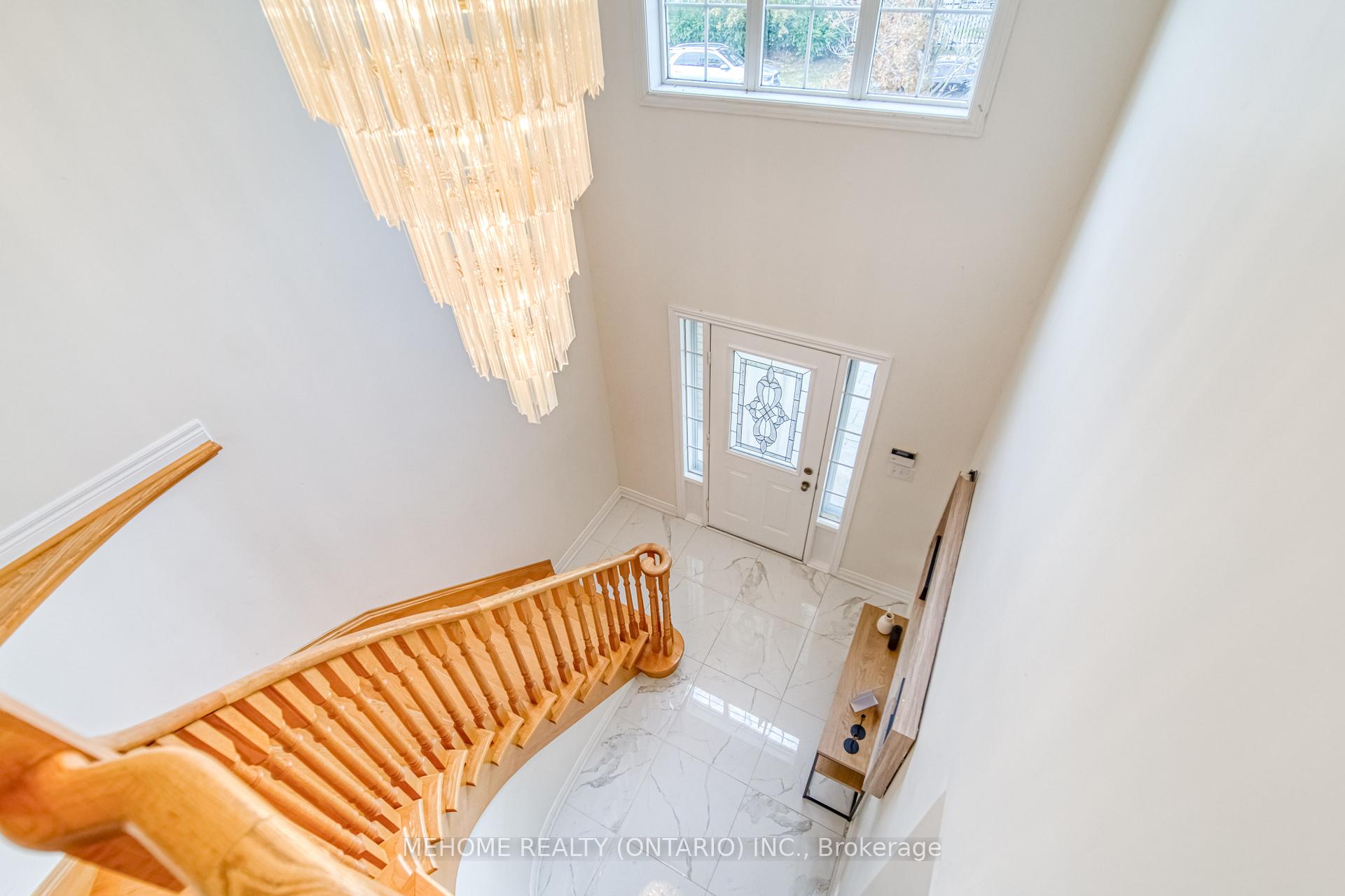 Photo 22 of 55 D'amato Crescent, Vaughan, Maple — HOMEH