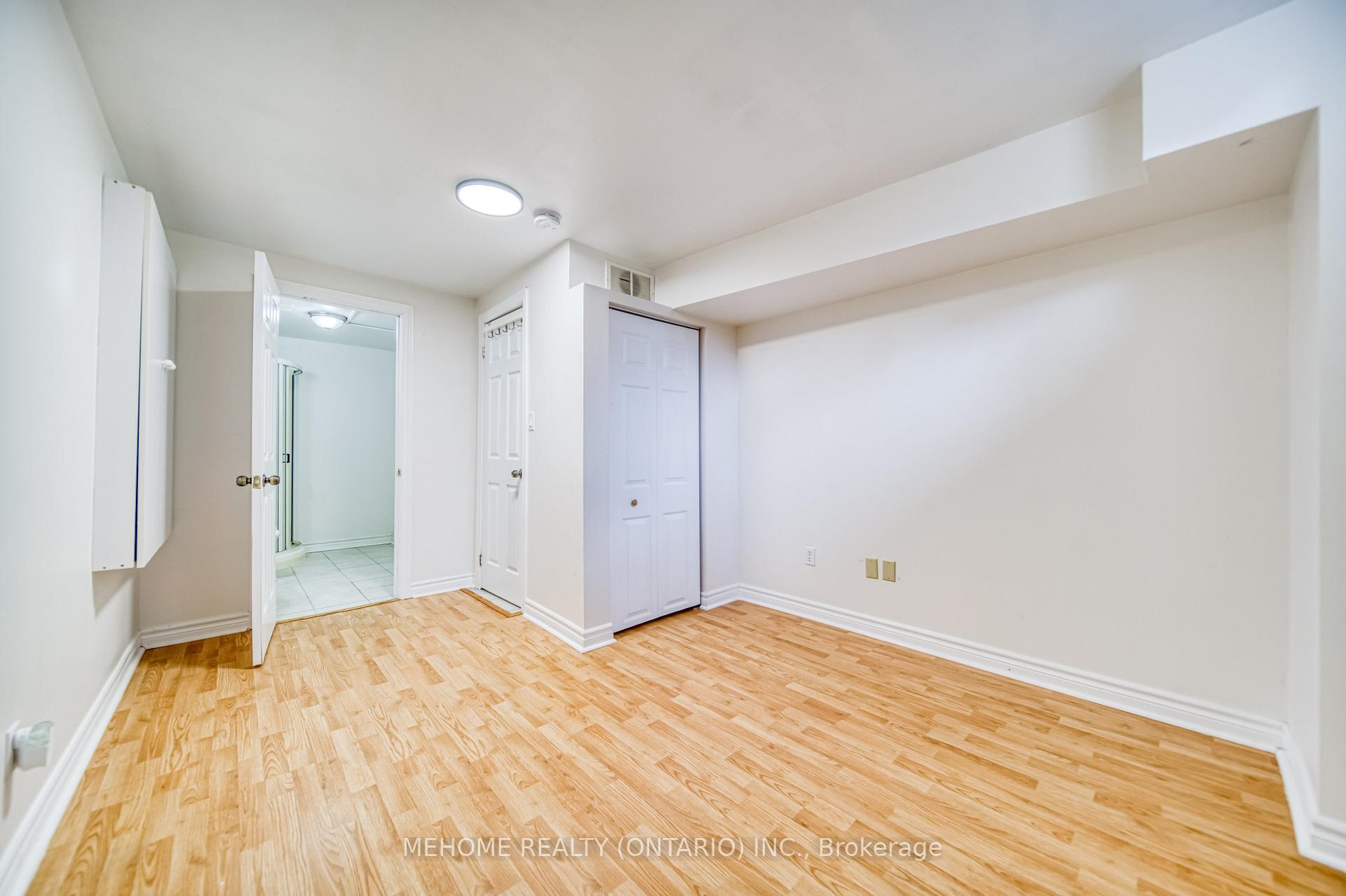 Photo 39 of 55 D'amato Crescent, Vaughan, Maple — HOMEH