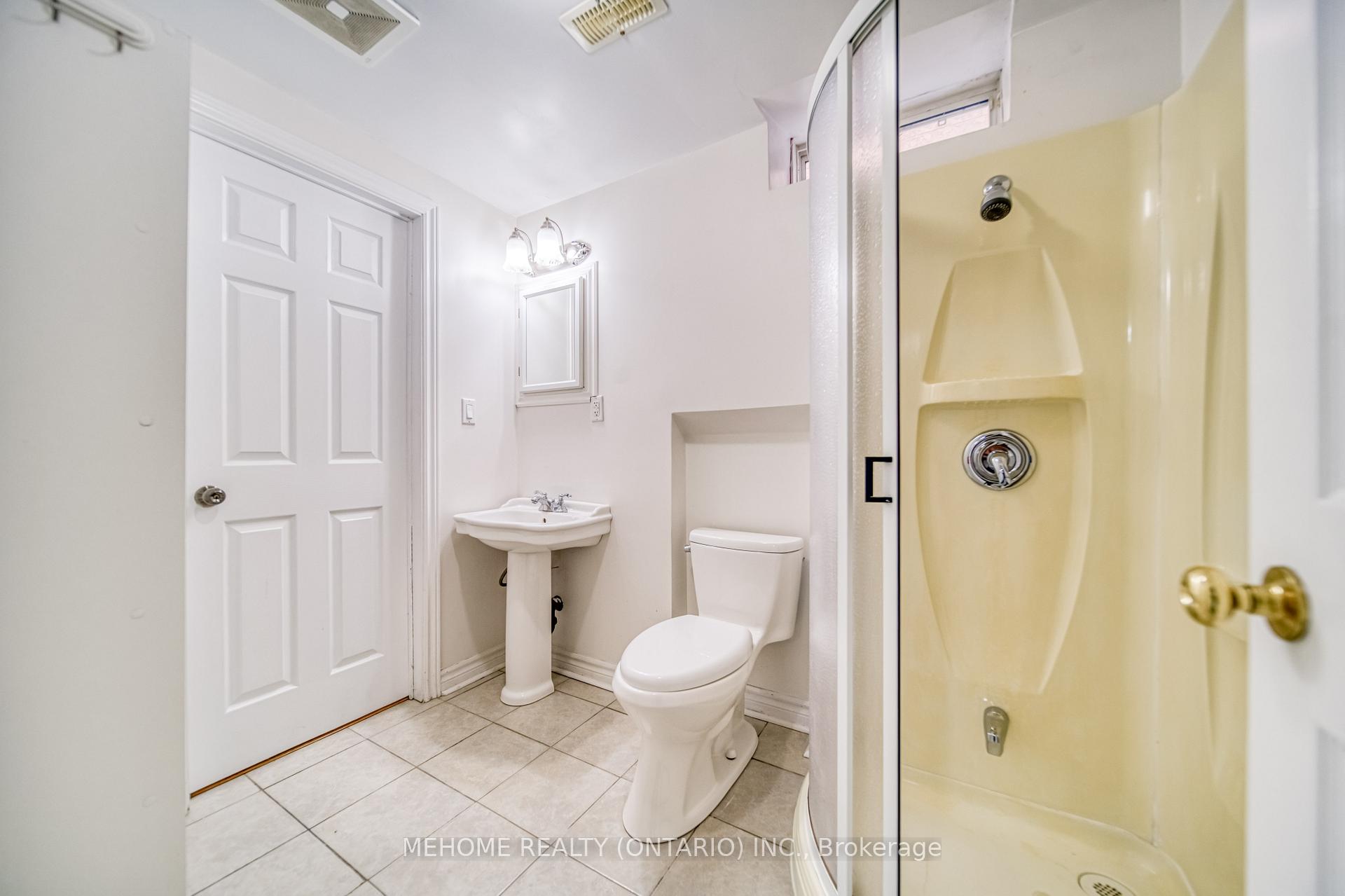 Photo 40 of 55 D'amato Crescent, Vaughan, Maple — HOMEH