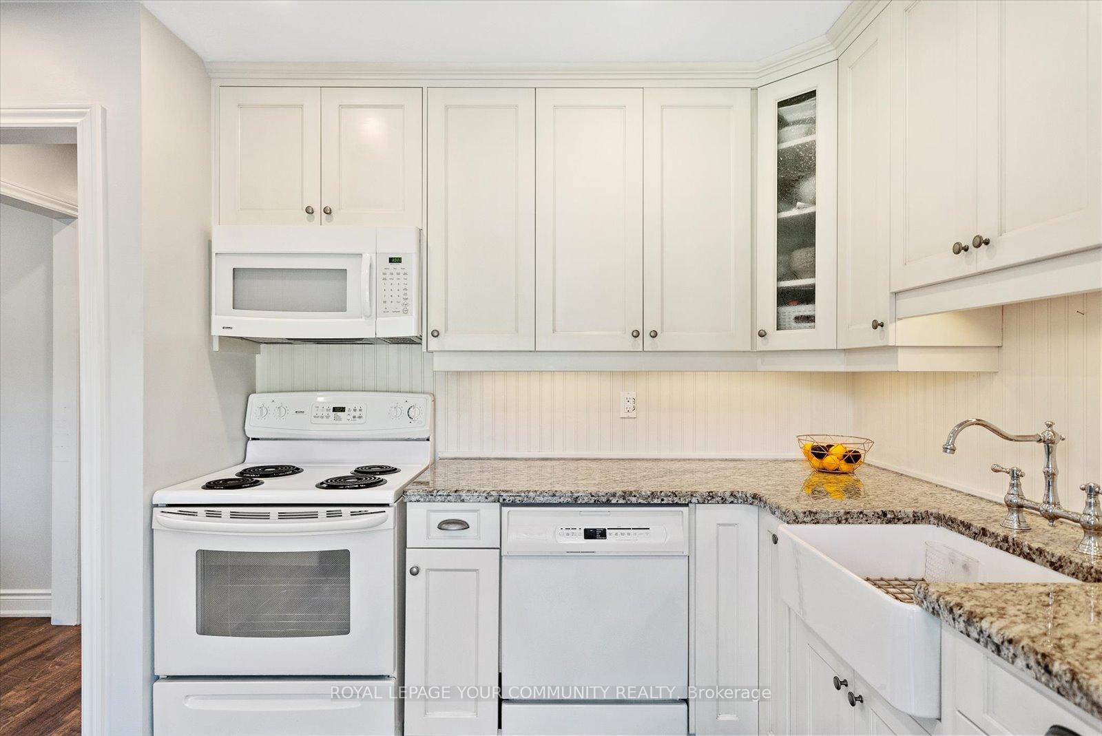 Photo 7 of 20 Sandusky Crescent, Aurora, Aurora Highlands — HOMEH