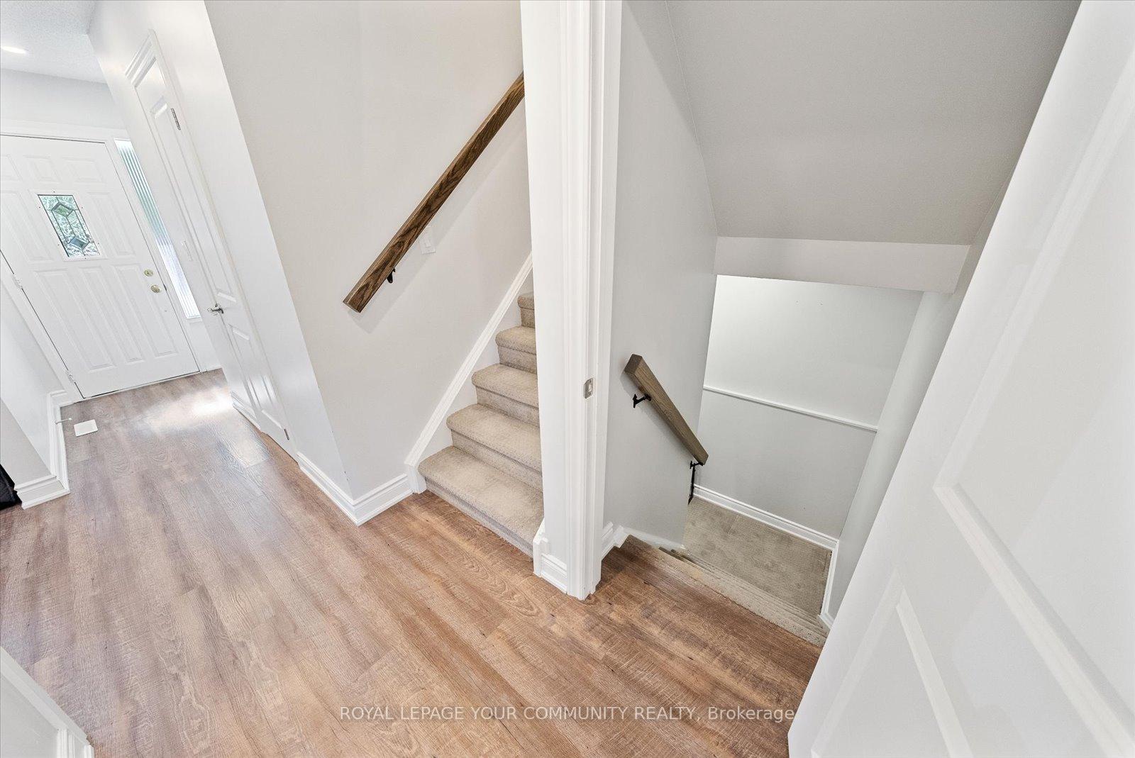 Photo 12 of 20 Sandusky Crescent, Aurora, Aurora Highlands — HOMEH