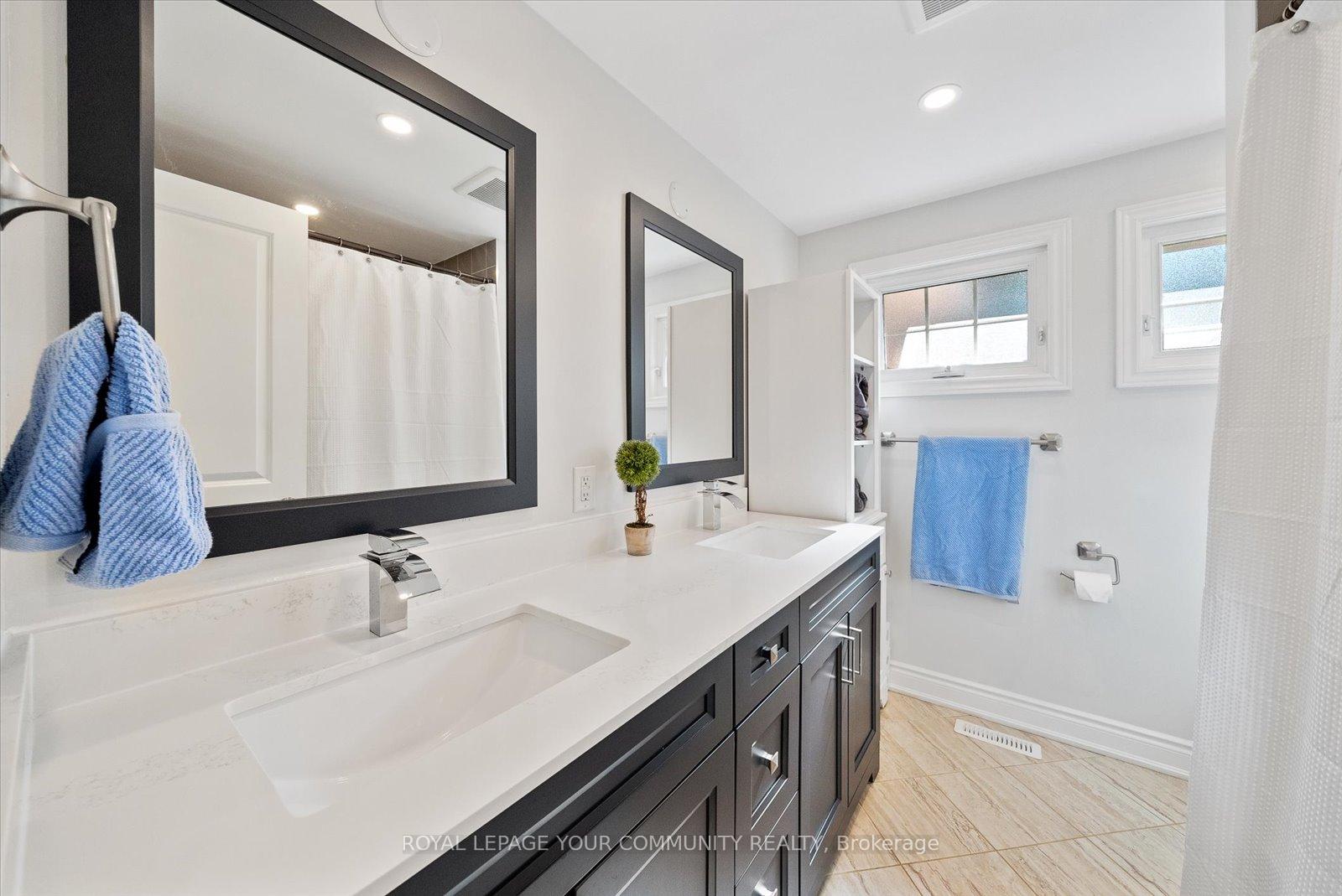 Photo 13 of 20 Sandusky Crescent, Aurora, Aurora Highlands — HOMEH
