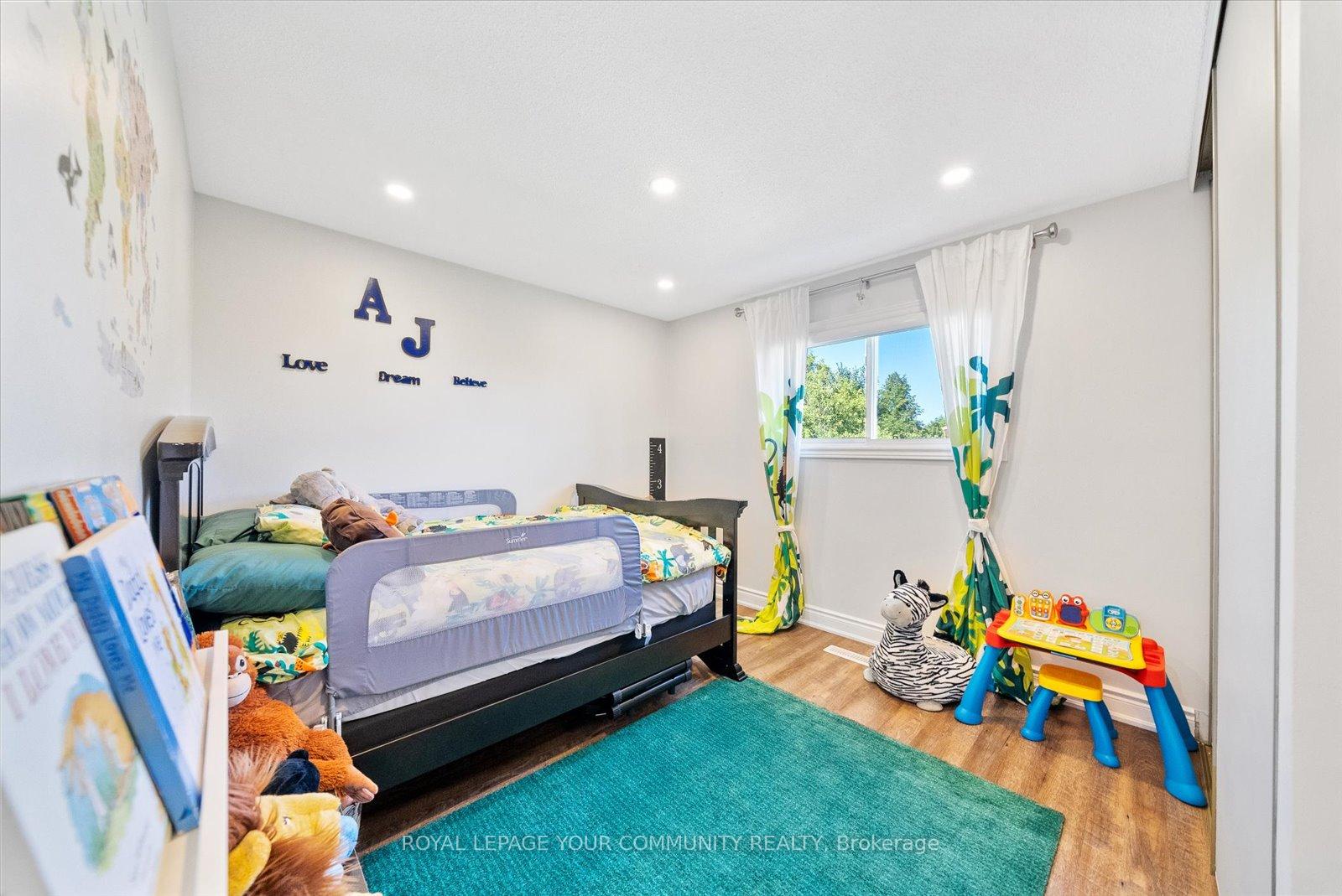 Photo 19 of 20 Sandusky Crescent, Aurora, Aurora Highlands — HOMEH