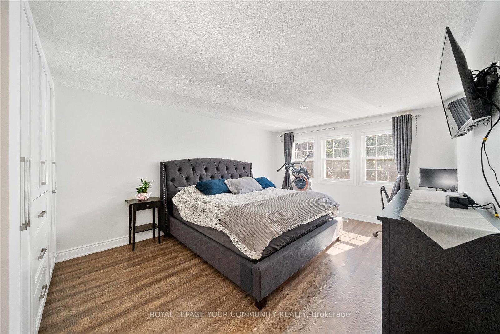 Photo 14 of 20 Sandusky Crescent, Aurora, Aurora Highlands — HOMEH