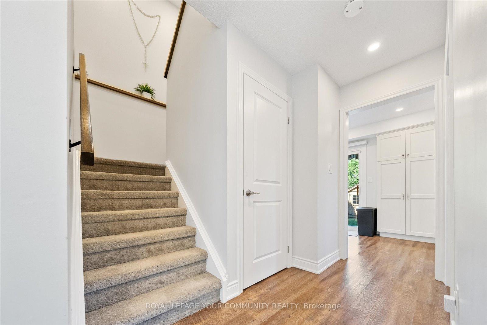 Photo 17 of 20 Sandusky Crescent, Aurora, Aurora Highlands — HOMEH