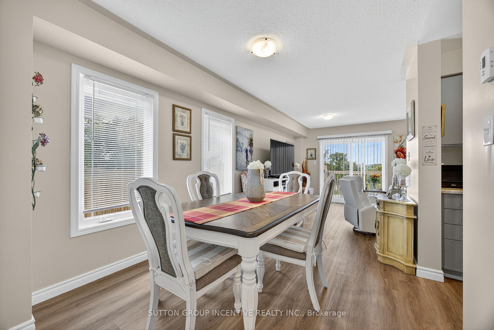 Photo 4 of 23 Frank's Way, Barrie, Allandale — HOMEH