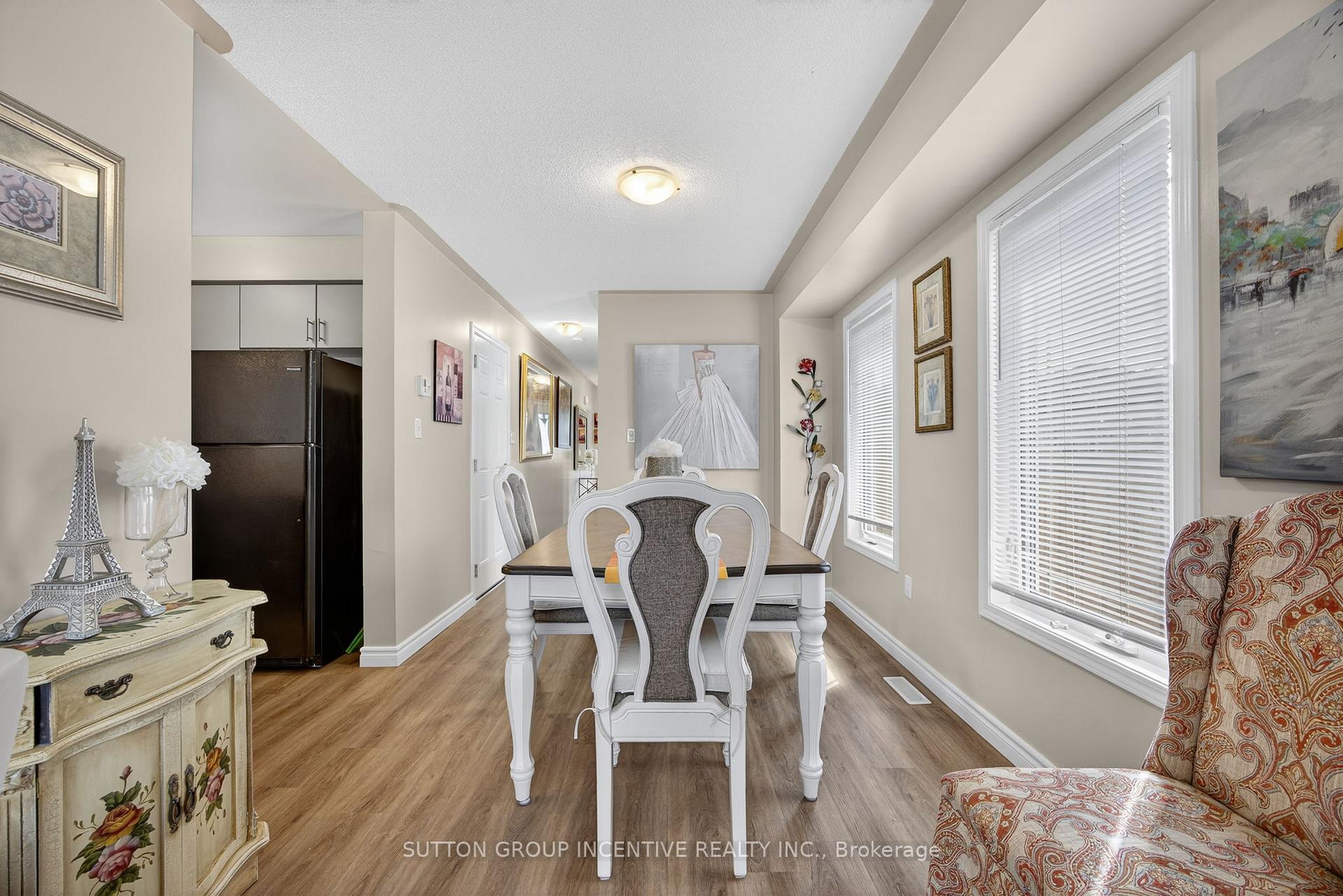 Photo 5 of 23 Frank's Way, Barrie, Allandale — HOMEH