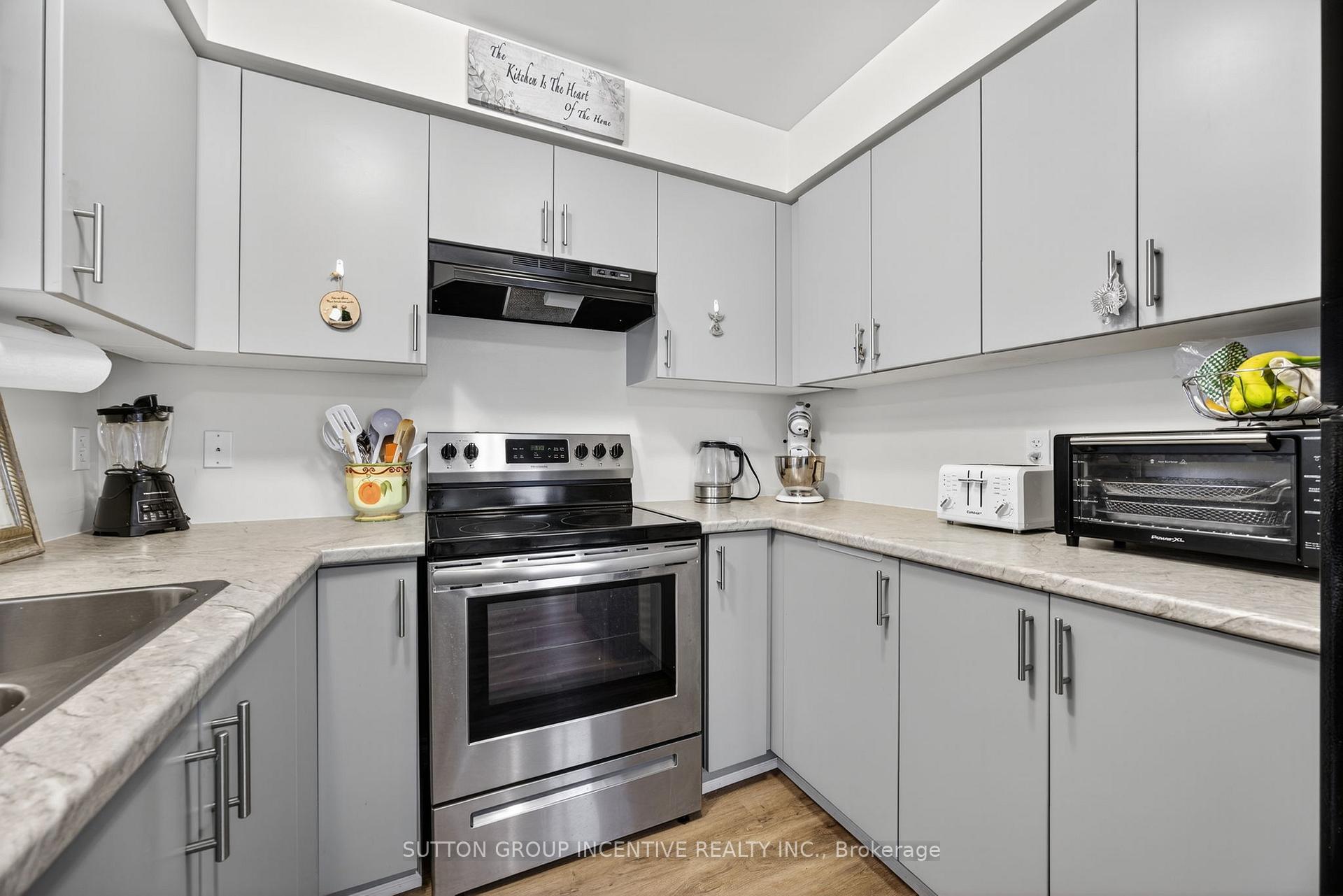 Photo 11 of 23 Frank's Way, Barrie, Allandale — HOMEH