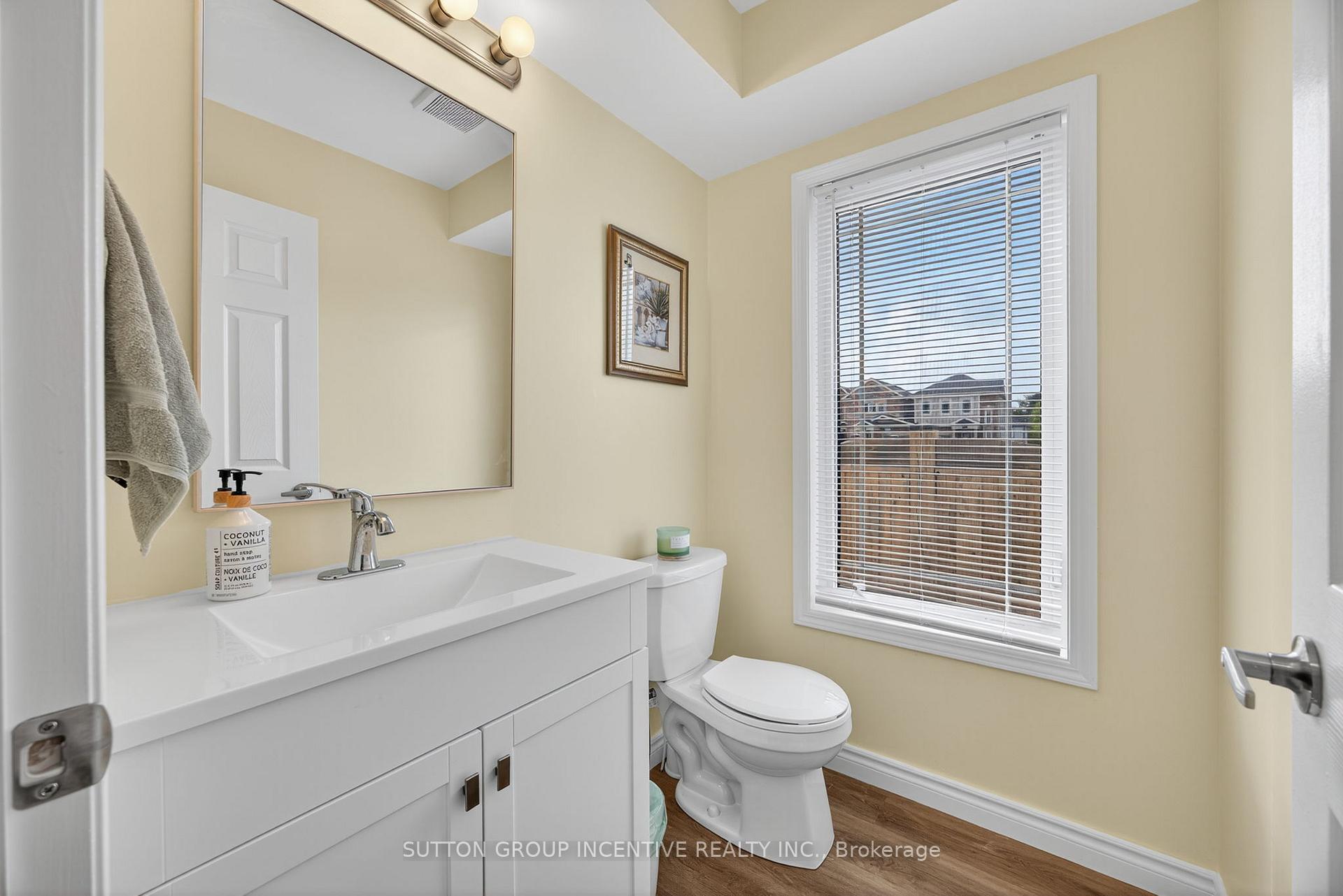 Photo 13 of 23 Frank's Way, Barrie, Allandale — HOMEH