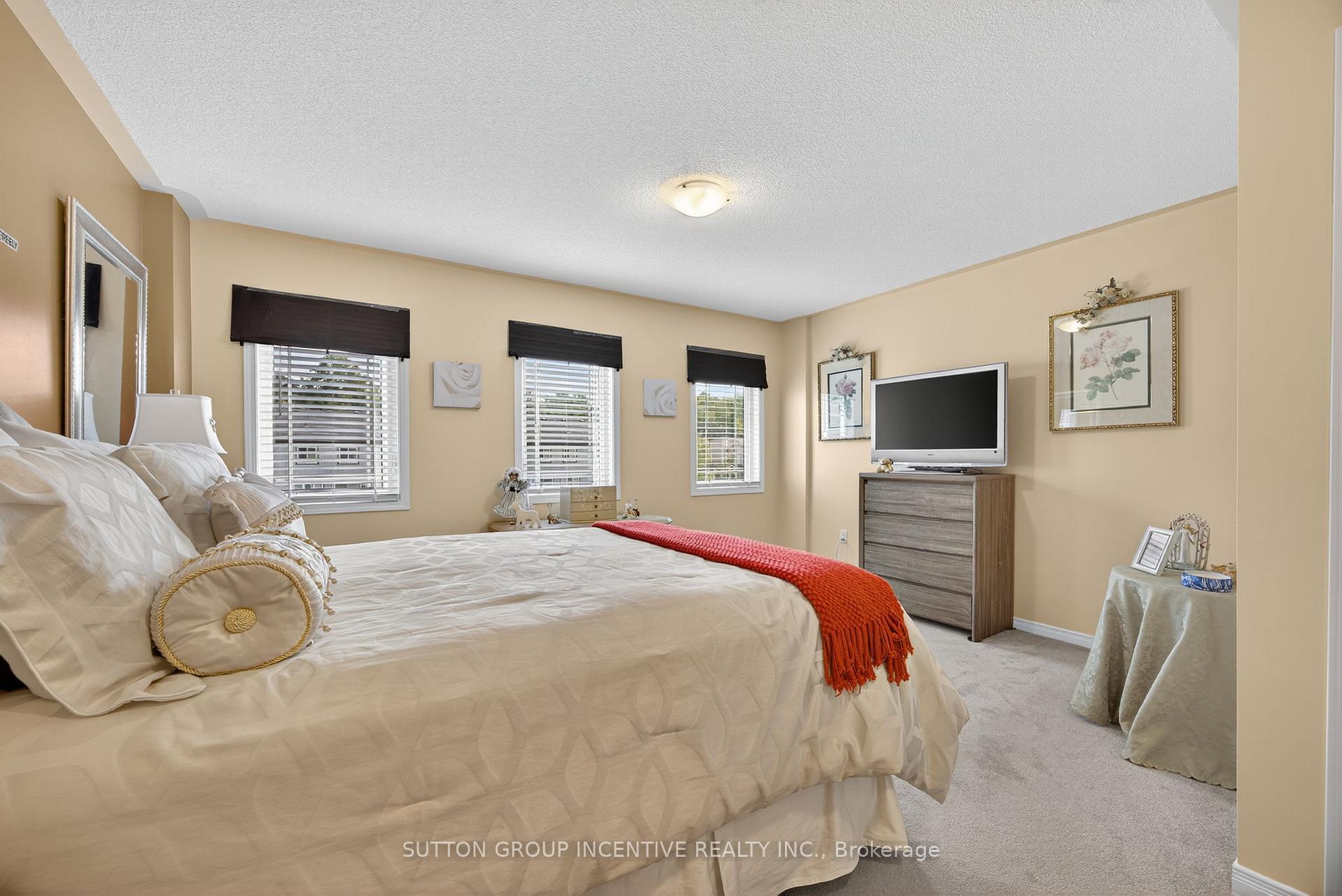Photo 17 of 23 Frank's Way, Barrie, Allandale — HOMEH