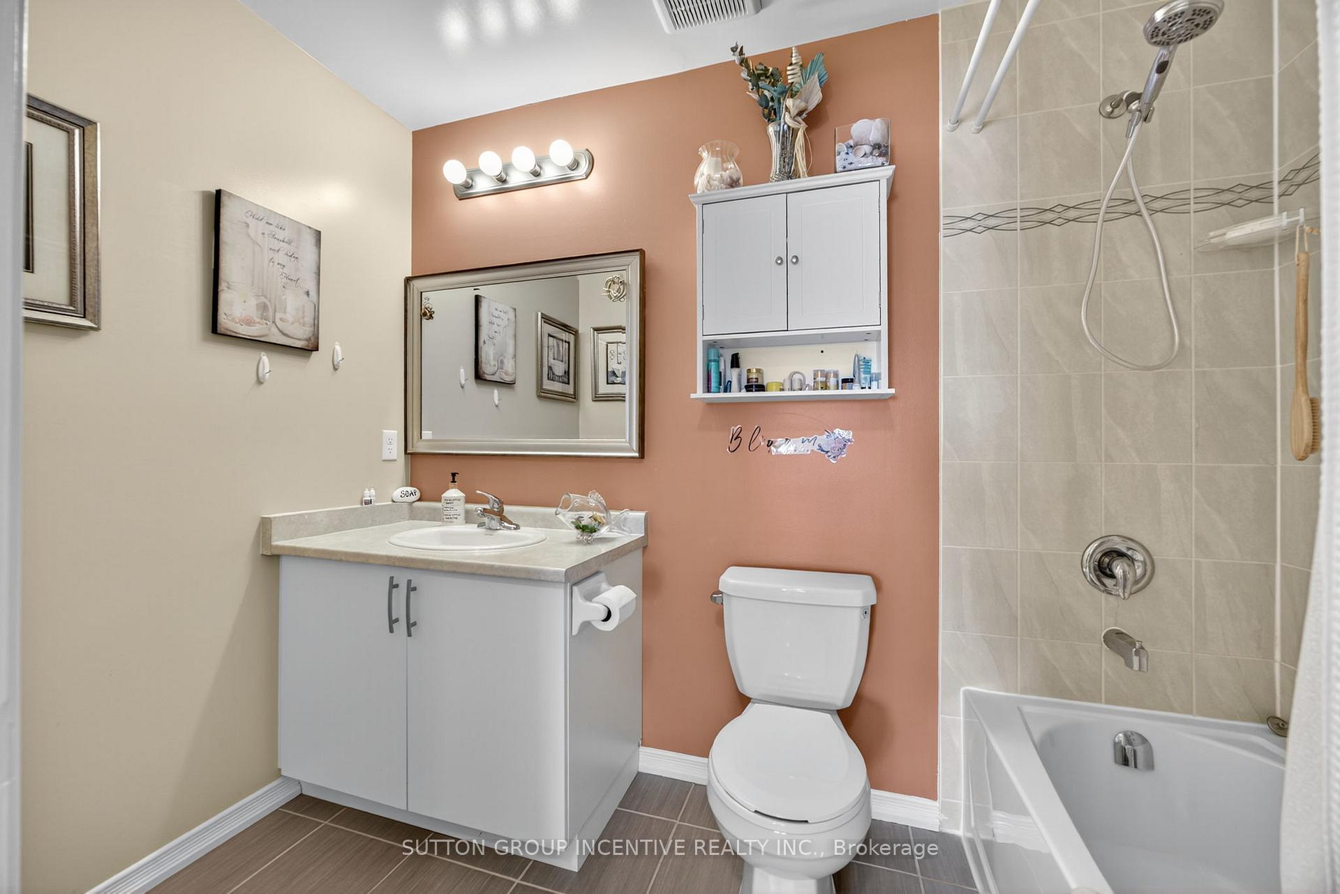 Photo 19 of 23 Frank's Way, Barrie, Allandale — HOMEH