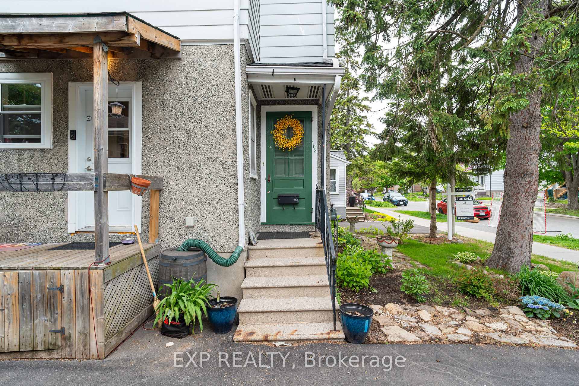 Photo 2 of 100 Dagmar Avenue, Ottawa, Vanier — HOMEH