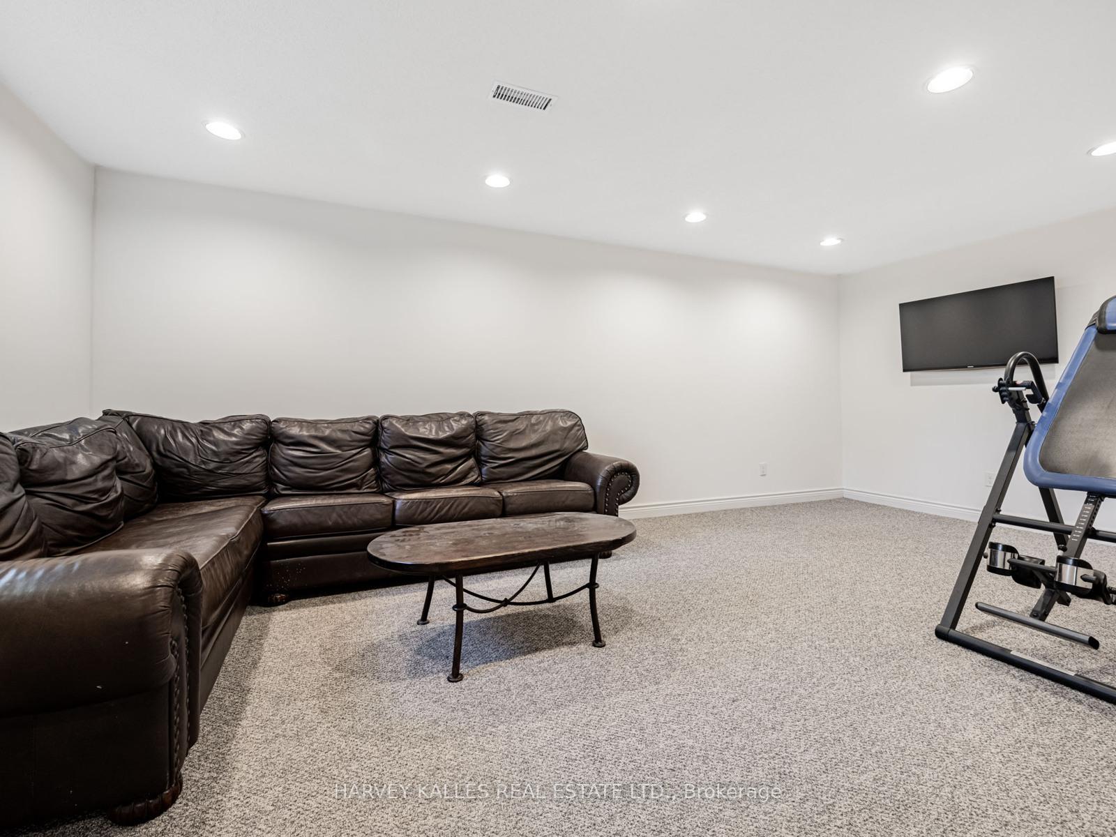 Photo 32 of 71 Green Acres Road, Vaughan, Uplands — HOMEH