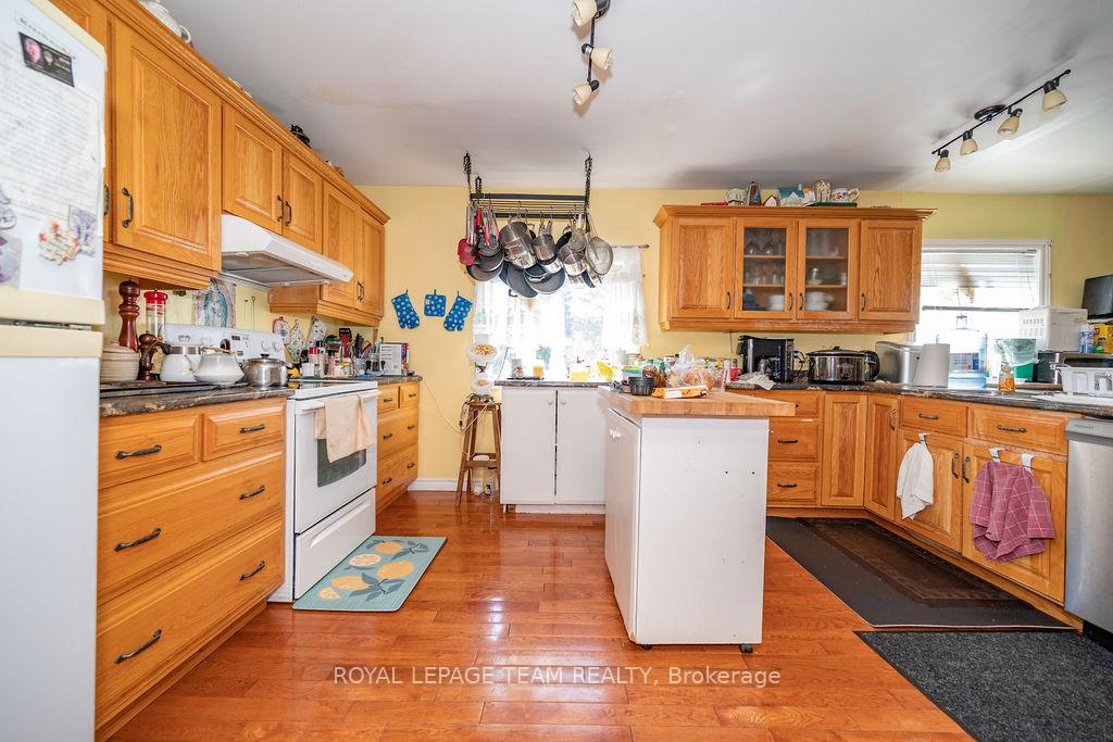 Photo 8 of 72 Sebastopol Drive, Bonnechere Valley, Eganville/Bonnechere Twp — HOMEH