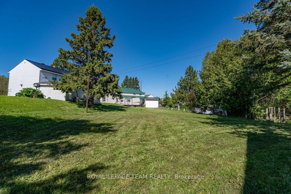 Photo 35 of 72 Sebastopol Drive, Bonnechere Valley, Eganville/Bonnechere Twp — HOMEH