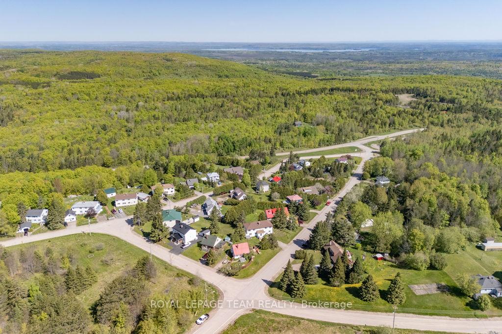 Photo 36 of 72 Sebastopol Drive, Bonnechere Valley, Eganville/Bonnechere Twp — HOMEH