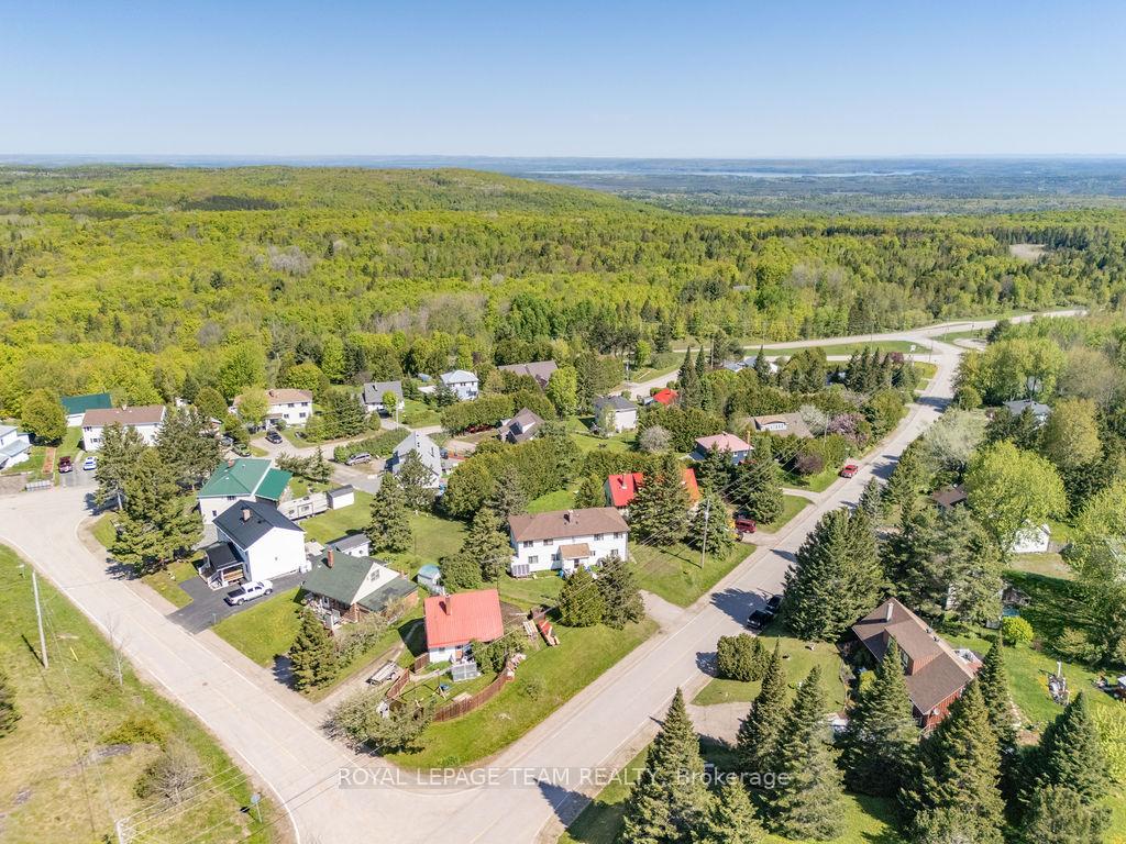 Photo 37 of 72 Sebastopol Drive, Bonnechere Valley, Eganville/Bonnechere Twp — HOMEH