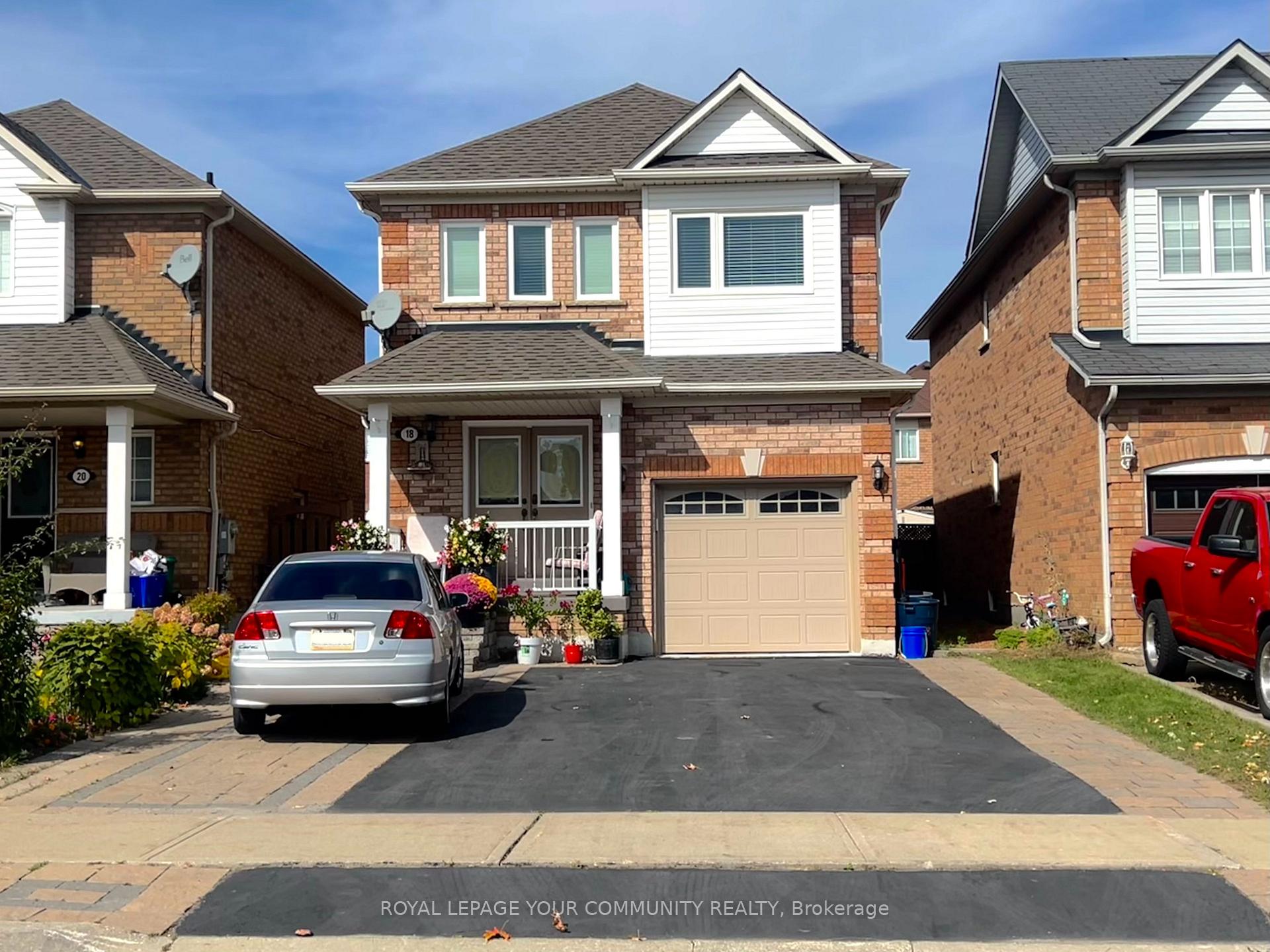 Photo 1 of 18 Macbride Crescent, Vaughan, Maple — HOMEH