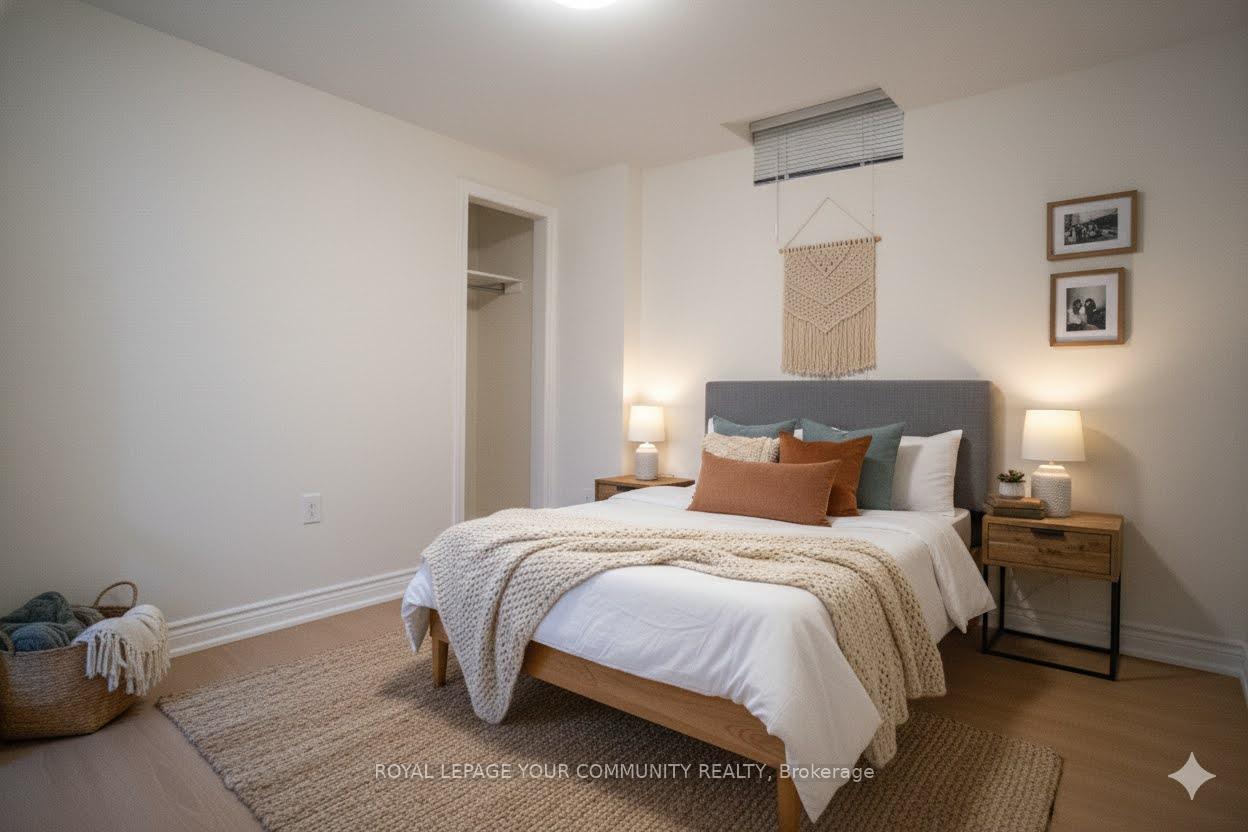 Photo 5 of 18 Macbride Crescent, Vaughan, Maple — HOMEH