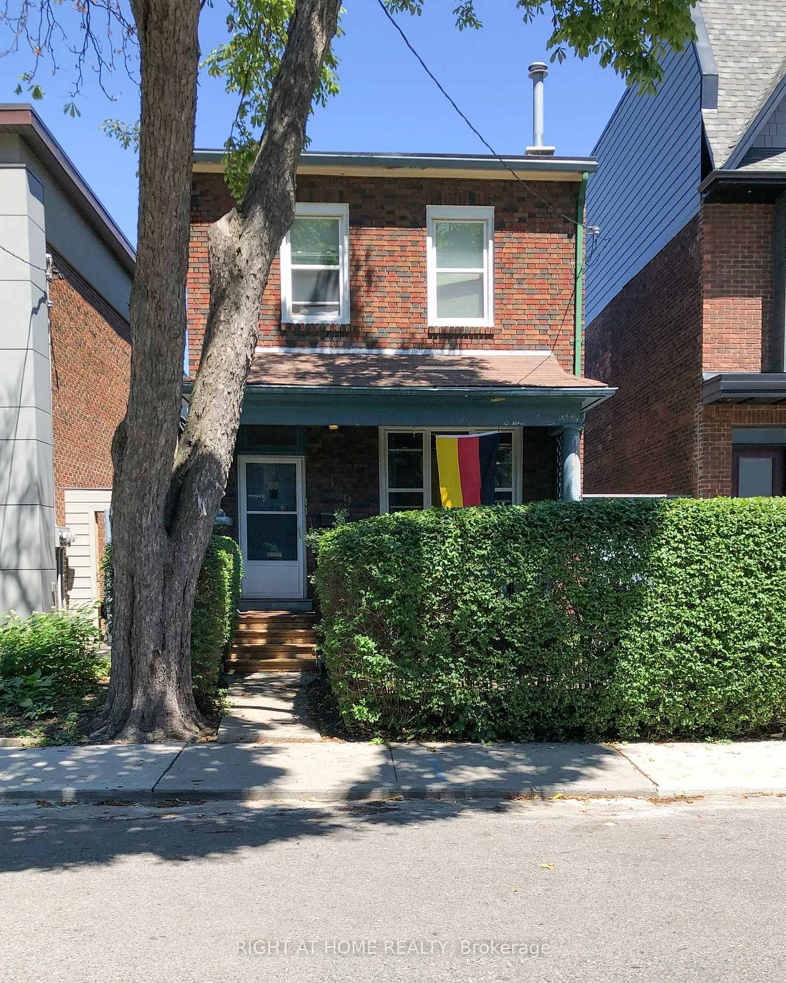 Front of Unit Main, 109 Lippincott Street