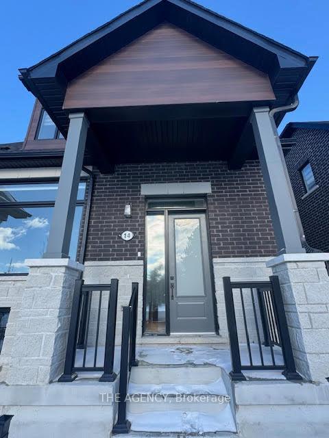 Photo 2 of 14 Vern Robertson Gate, Uxbridge — HOMEH