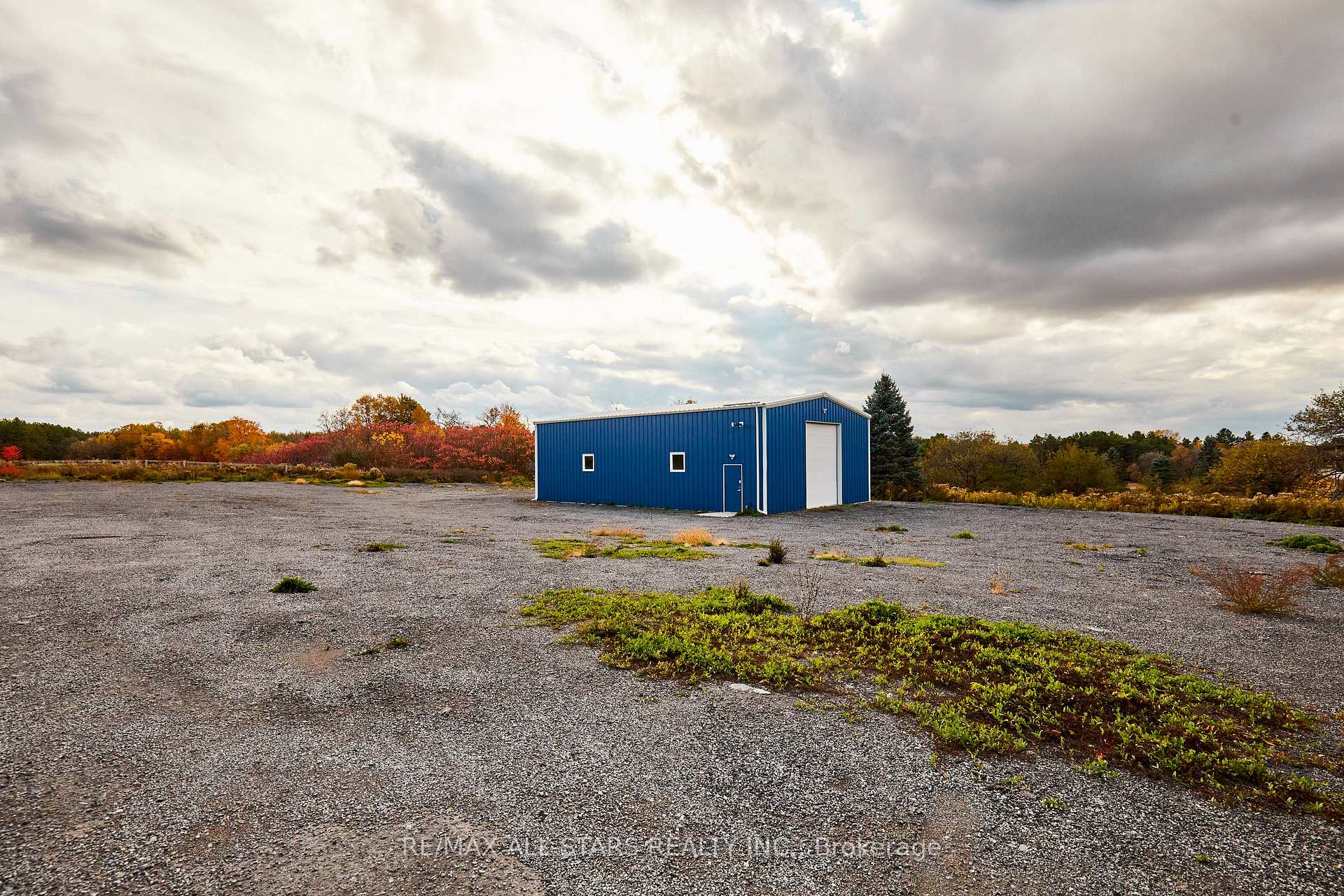 Photo 6 of 337 Regional Road 8, Uxbridge — HOMEH
