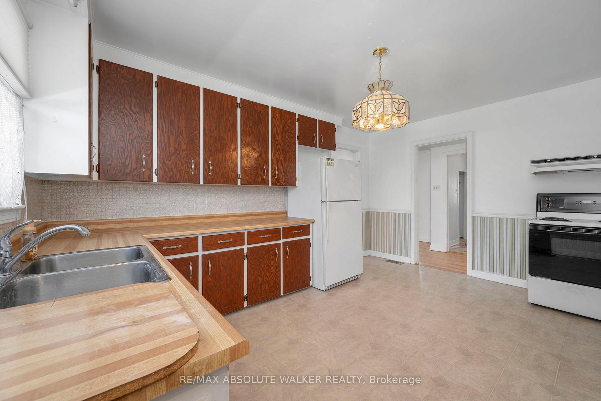Photo 34 of 114 Crownhill Street, Ottawa, Cardinal Heights — HOMEH