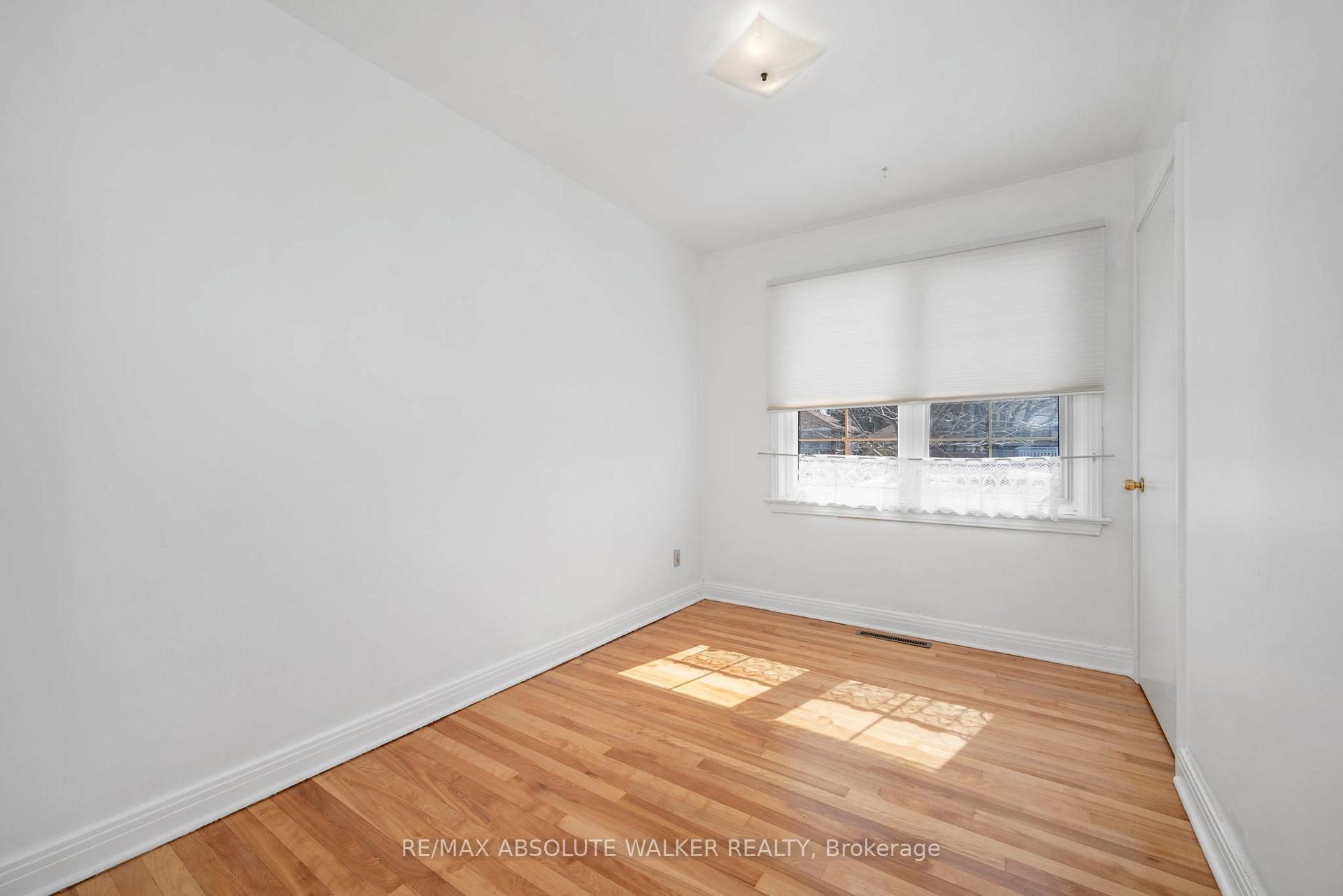 Photo 15 of 114 Crownhill Street, Ottawa, Cardinal Heights — HOMEH