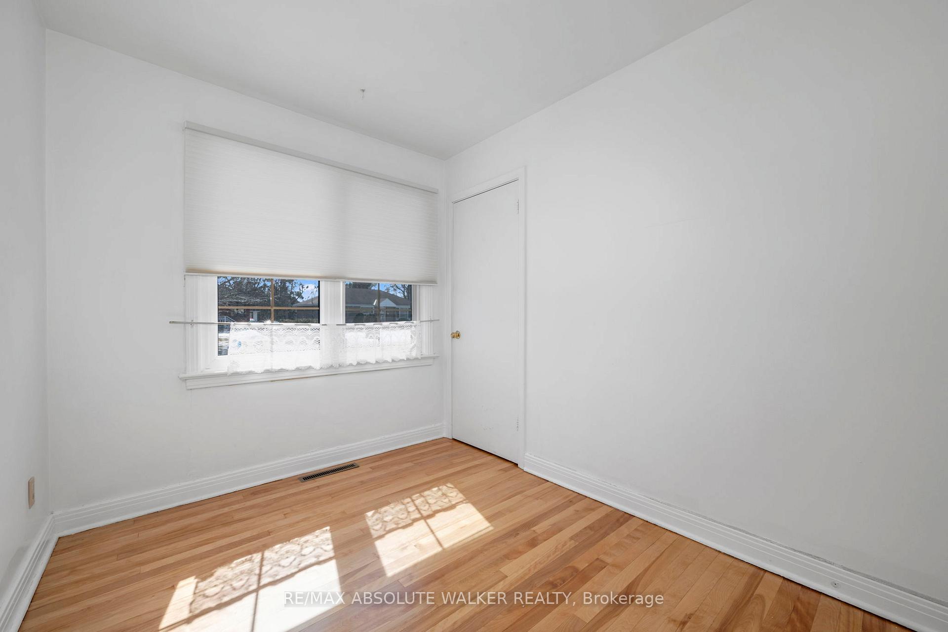 Photo 16 of 114 Crownhill Street, Ottawa, Cardinal Heights — HOMEH