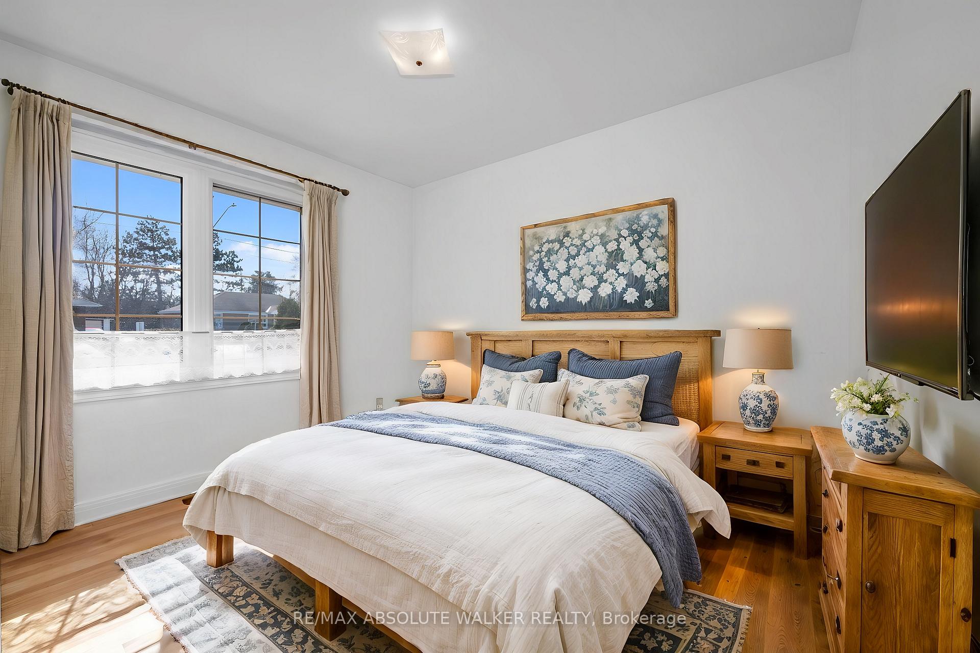Photo 18 of 114 Crownhill Street, Ottawa, Cardinal Heights — HOMEH