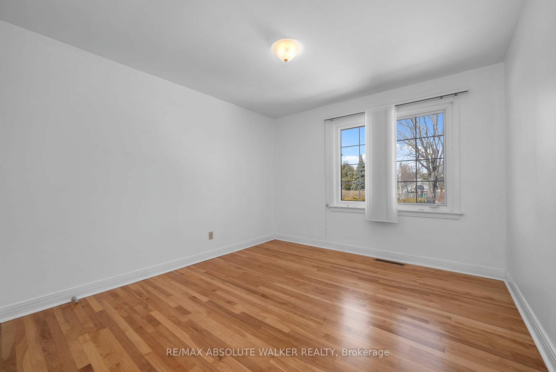 Photo 22 of 114 Crownhill Street, Ottawa, Cardinal Heights — HOMEH