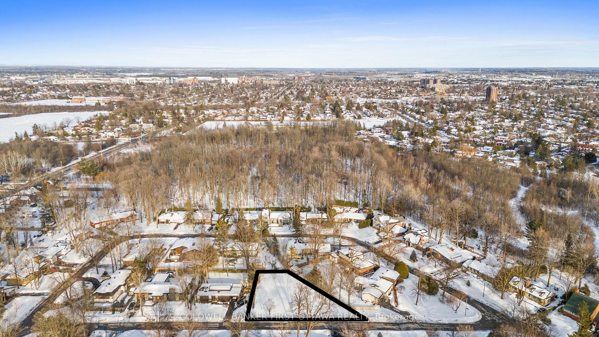 Photo 2 of 2055 Baffin Avenue, Ottawa, Alta Vista/Faircrest Heights — HOMEH