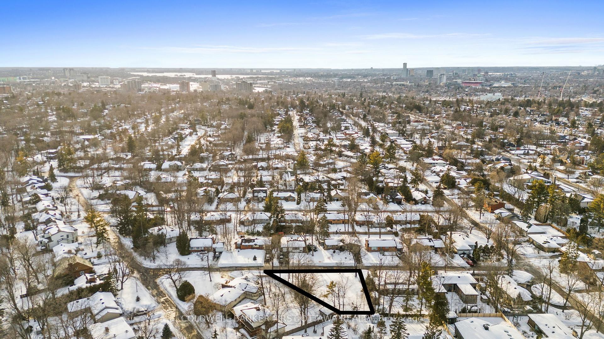Photo 6 of 2055 Baffin Avenue, Ottawa, Alta Vista/Faircrest Heights — HOMEH