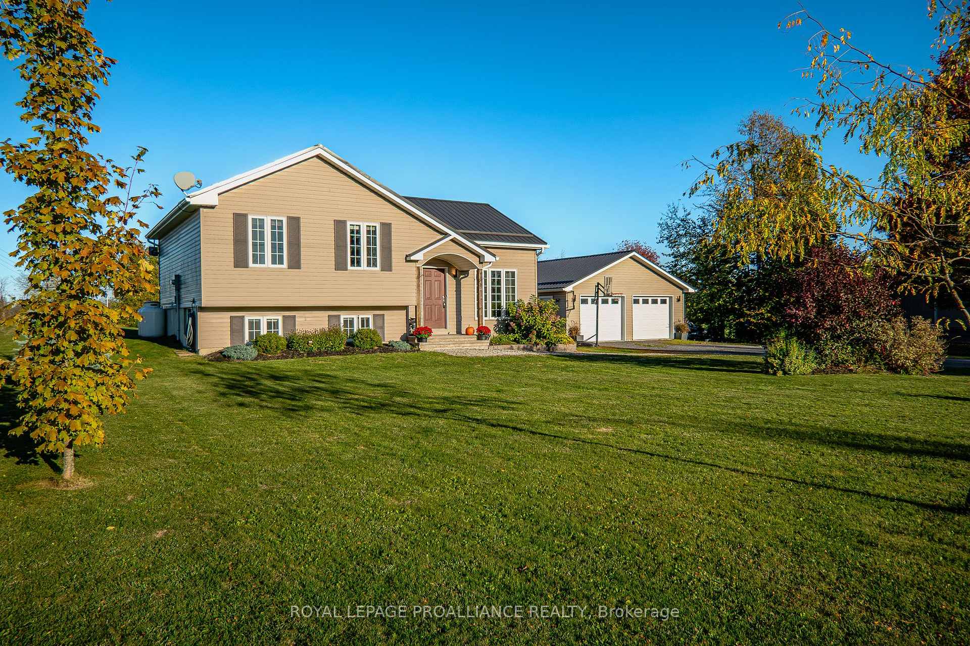 Photo 1 of 236 Roslin Road, Tweed, Hungerford (Twp) — HOMEH