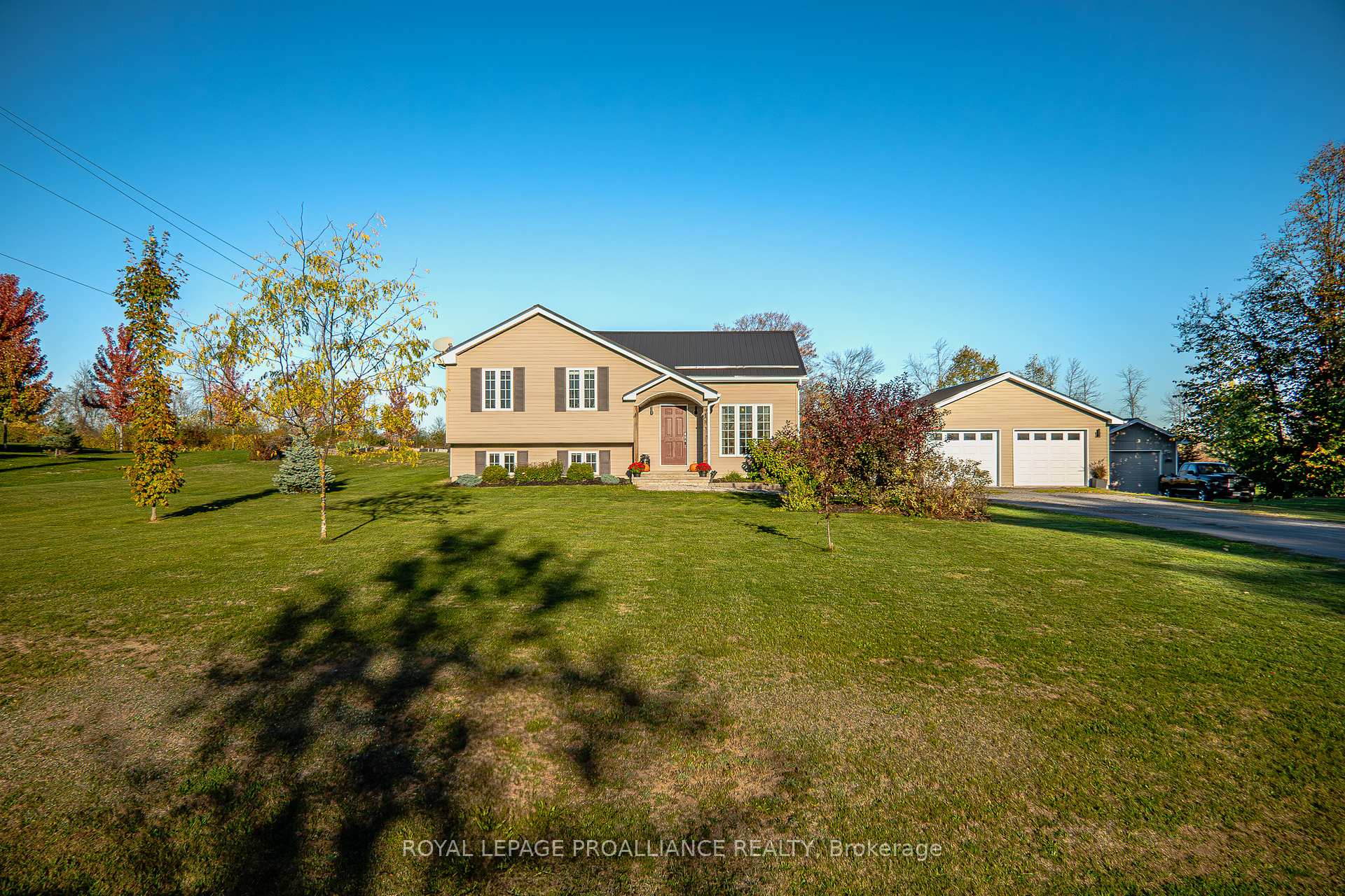 Photo 2 of 236 Roslin Road, Tweed, Hungerford (Twp) — HOMEH