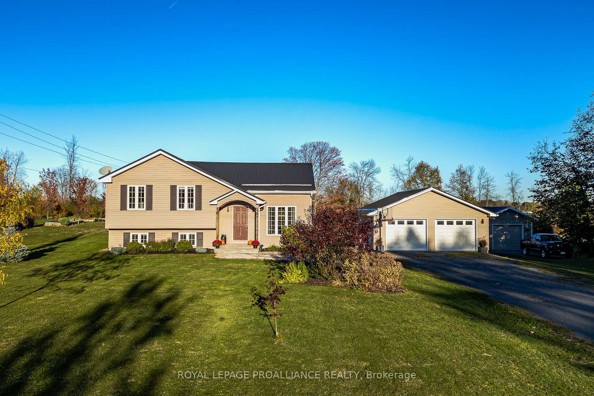 Photo 3 of 236 Roslin Road, Tweed, Hungerford (Twp) — HOMEH