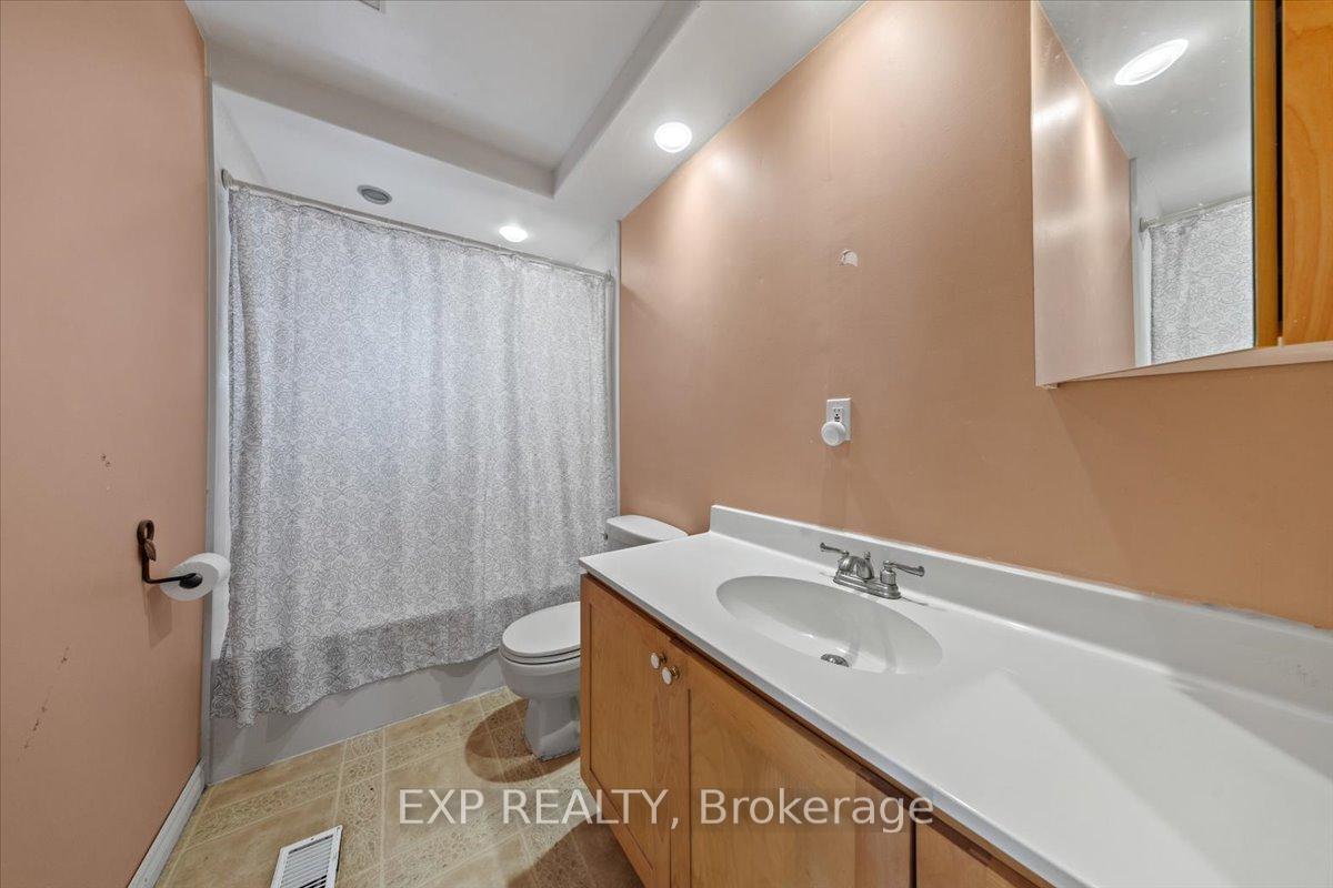 Photo 15 of 146 Laval Street, Ottawa, Vanier — HOMEH