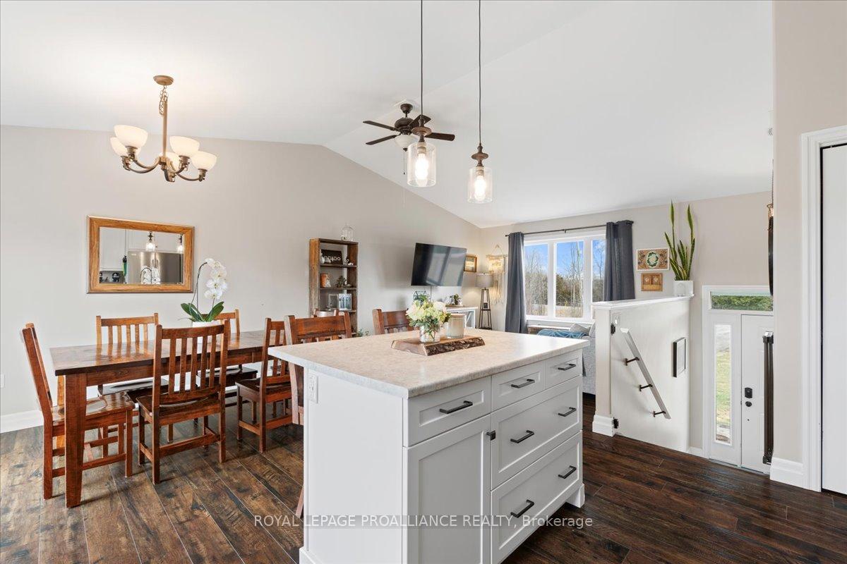 Photo 19 of 733 Callaghan Road, Tyendinaga, Tyendinaga Township — HOMEH