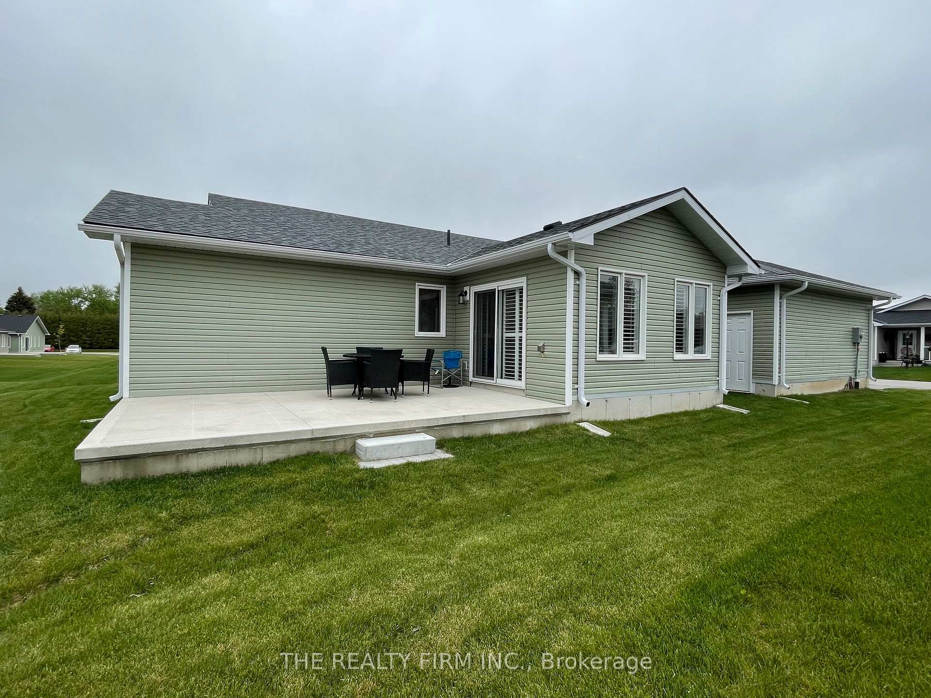 Photo 2 of 255 Lake Breeze Drive, Ashfield-Colborne-Wawanosh, Colborne — HOMEH