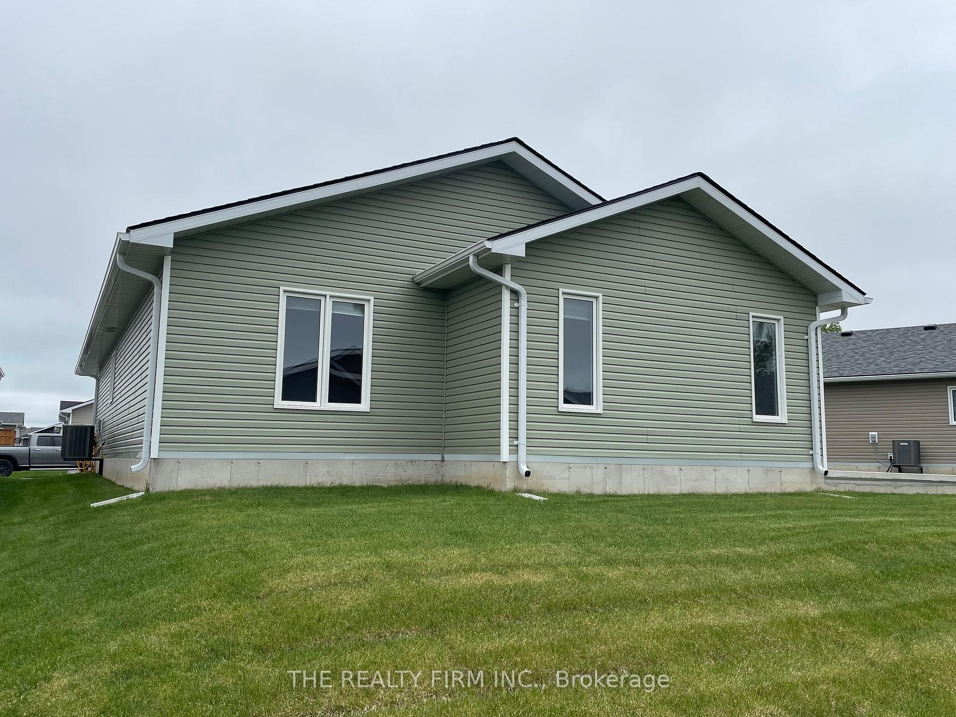 Photo 4 of 255 Lake Breeze Drive, Ashfield-Colborne-Wawanosh, Colborne — HOMEH