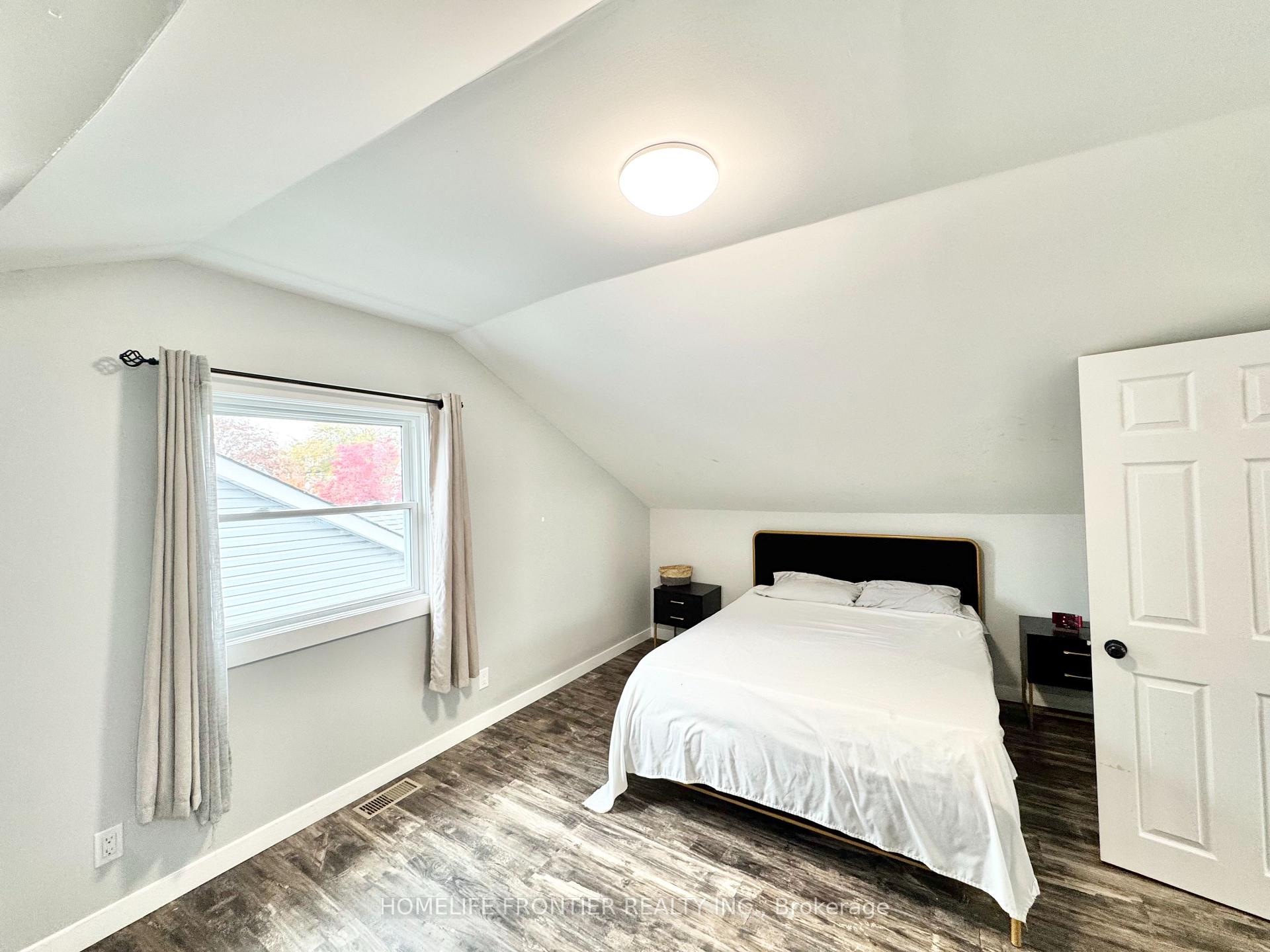 Photo 16 of 27 Beech Street, Ajax, Central — HOMEH
