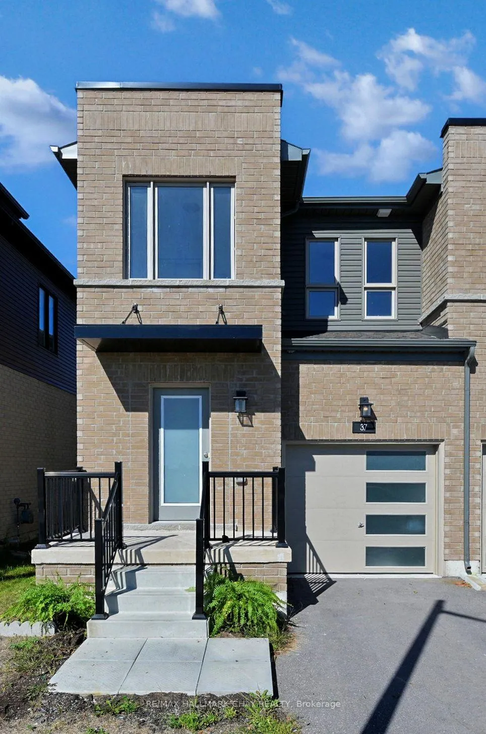 Front of 37 Turnberry Lane