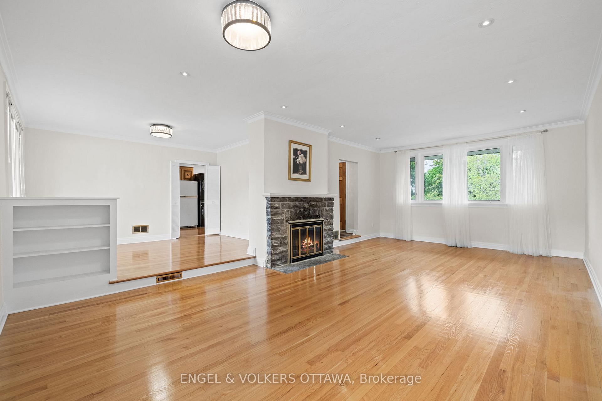 Photo 3 of 1960 Alta Vista Drive, Ottawa, Faircrest Heights — HOMEH