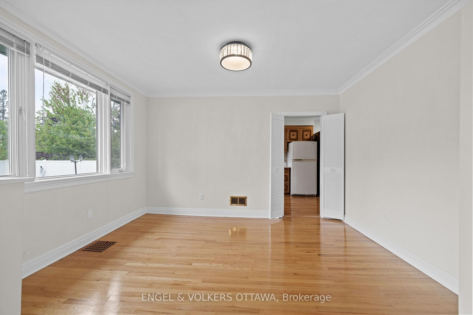 Photo 8 of 1960 Alta Vista Drive, Ottawa, Faircrest Heights — HOMEH