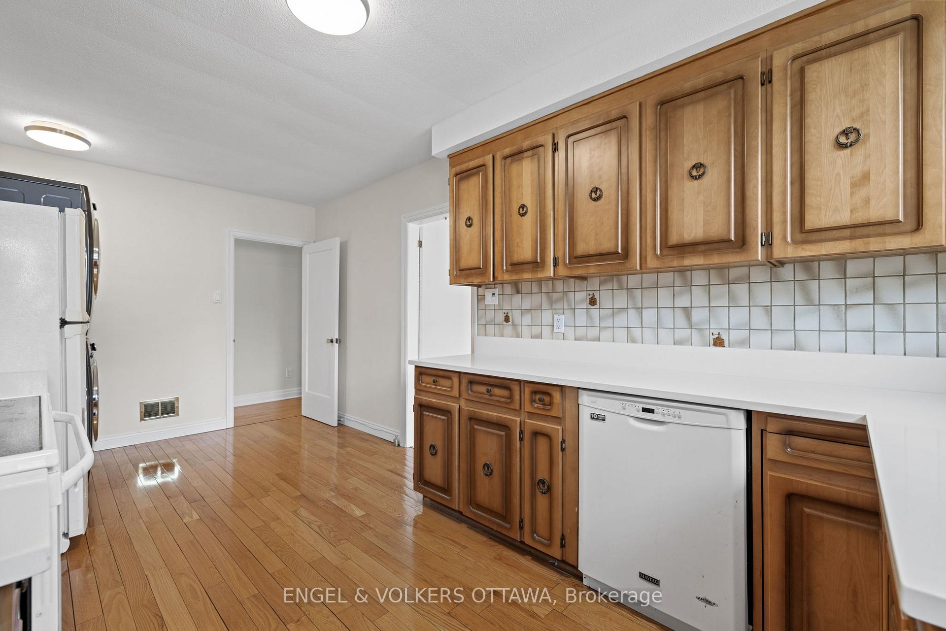 Photo 10 of 1960 Alta Vista Drive, Ottawa, Faircrest Heights — HOMEH