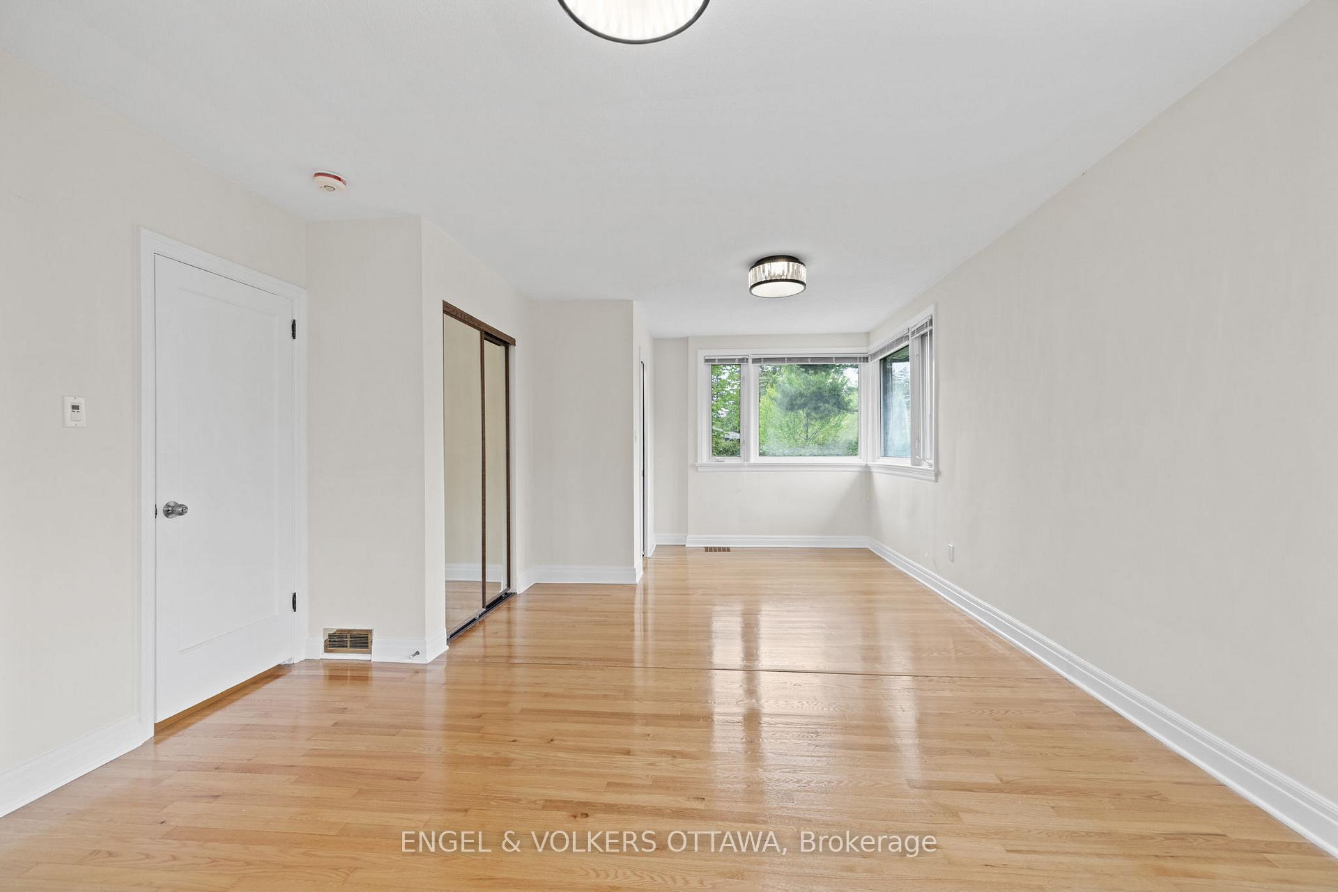 Photo 9 of 1960 Alta Vista Drive, Ottawa, Faircrest Heights — HOMEH