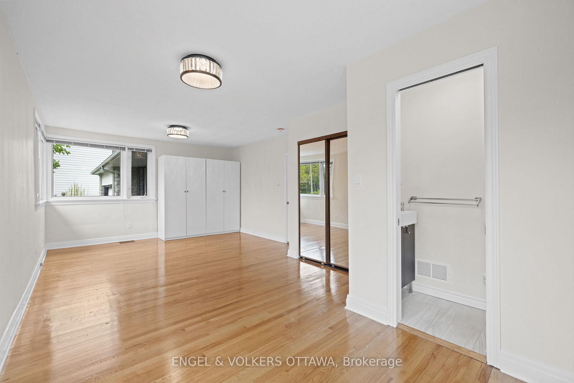 Photo 14 of 1960 Alta Vista Drive, Ottawa, Faircrest Heights — HOMEH
